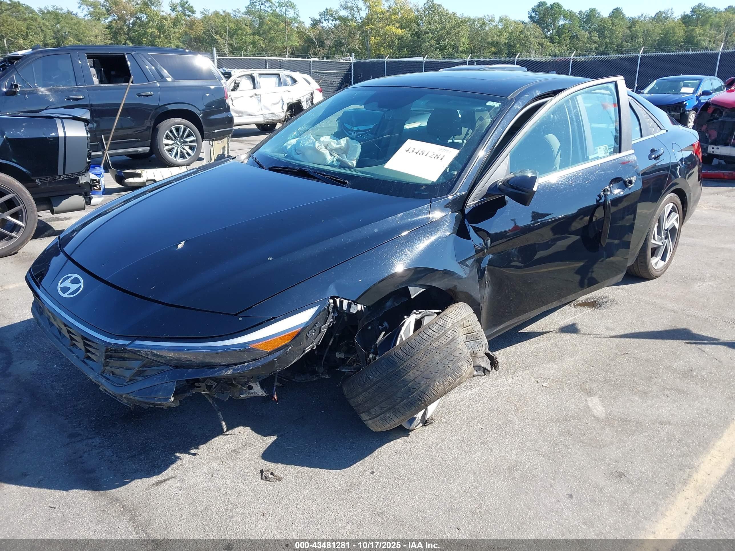 HYUNDAI ELANTRA image 2