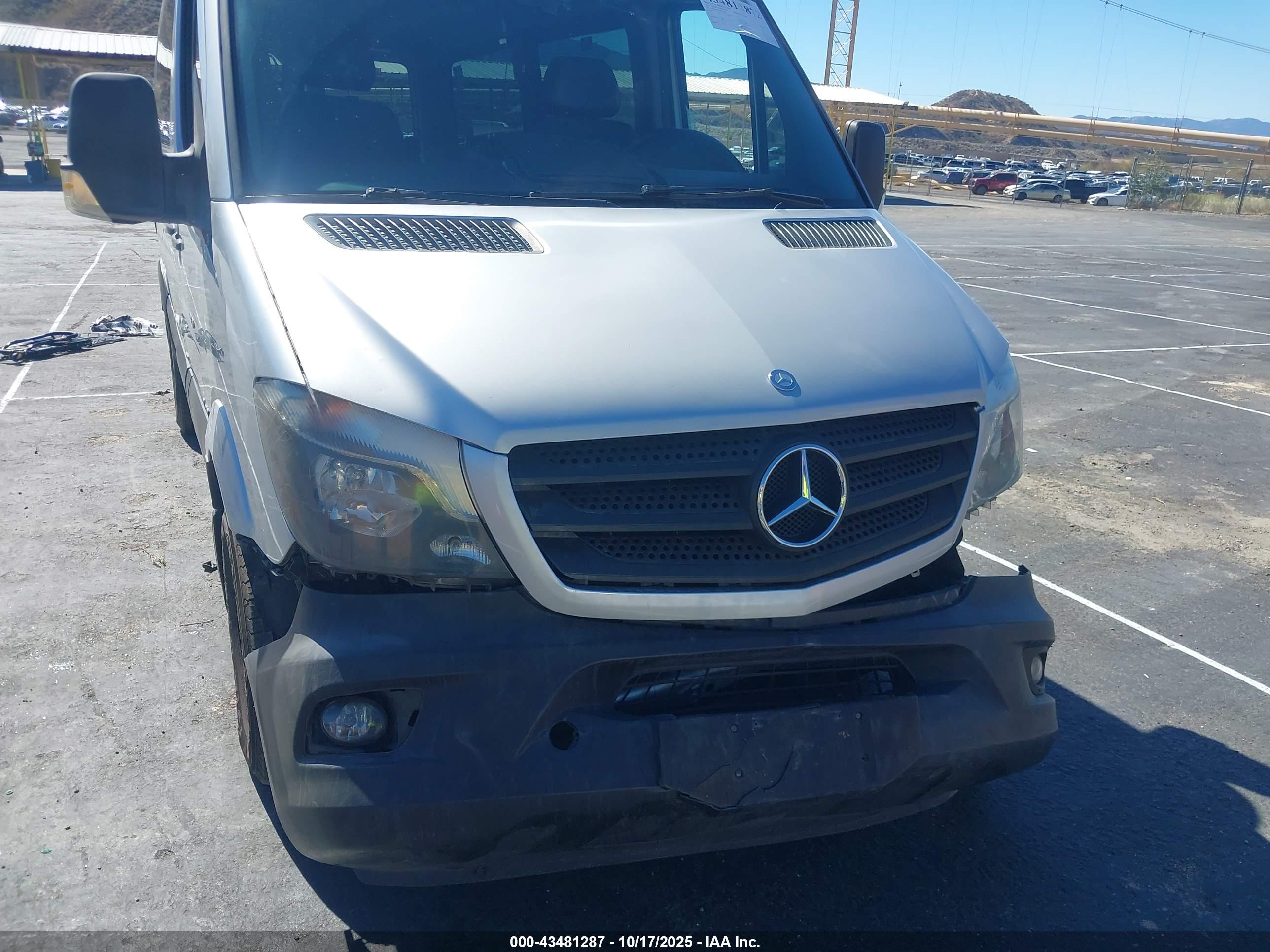 MERCEDES-BENZ SPRINTER image 6