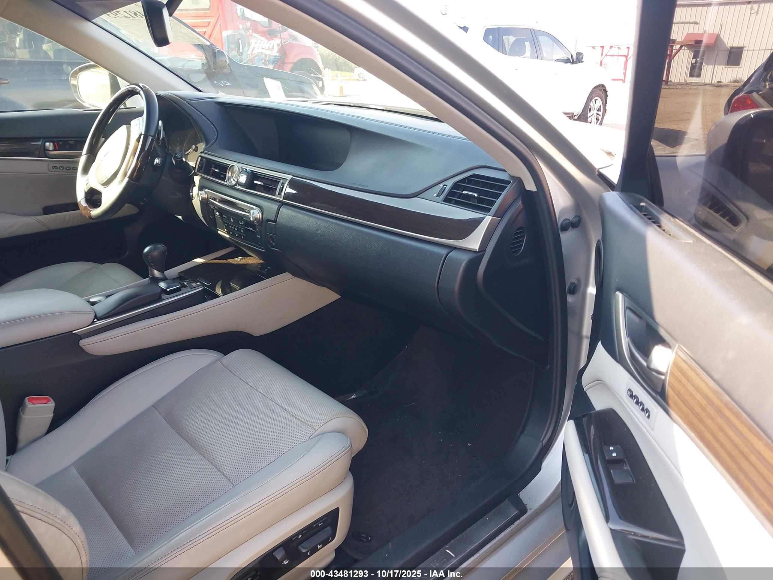 LEXUS GS image 5