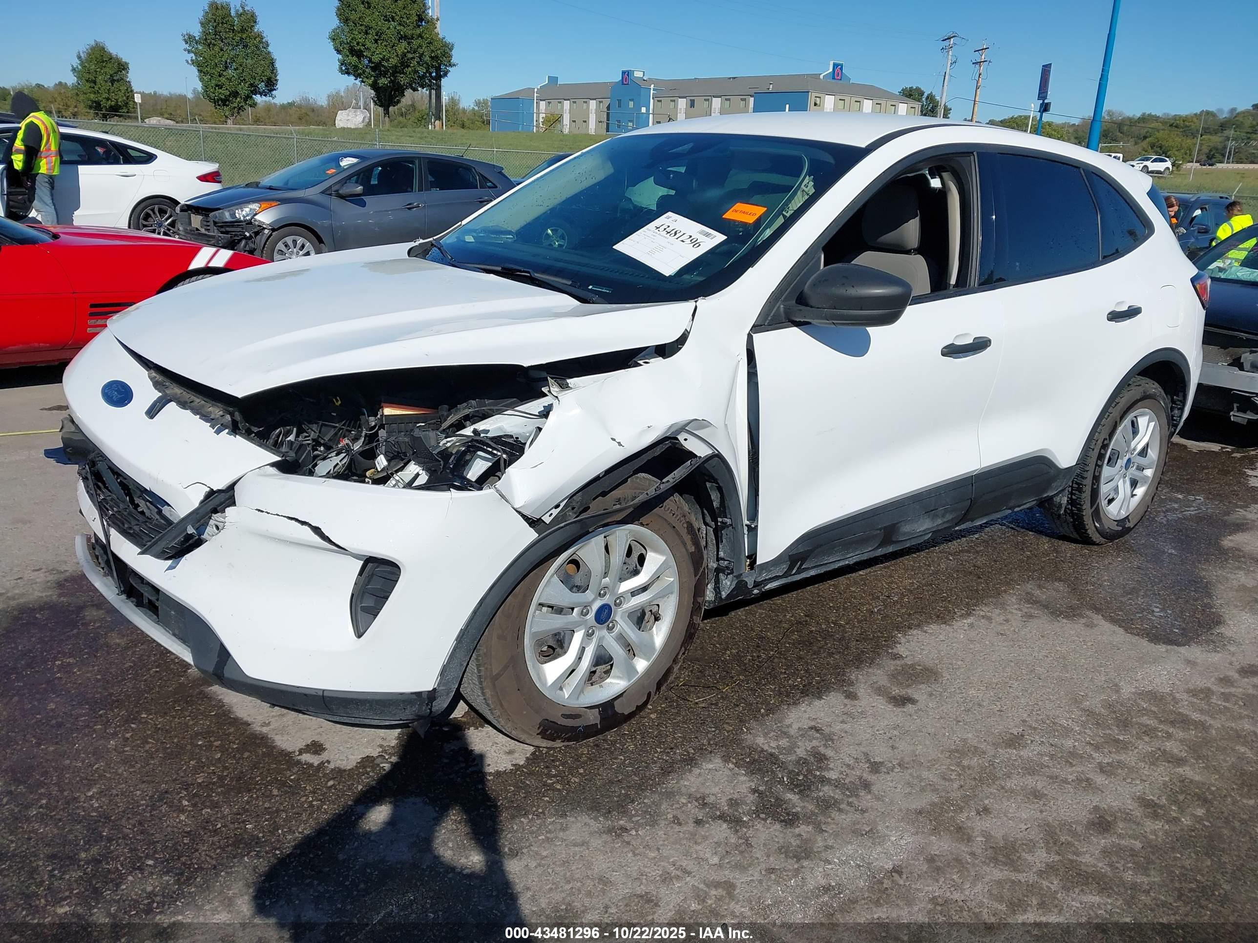 FORD ESCAPE image 2