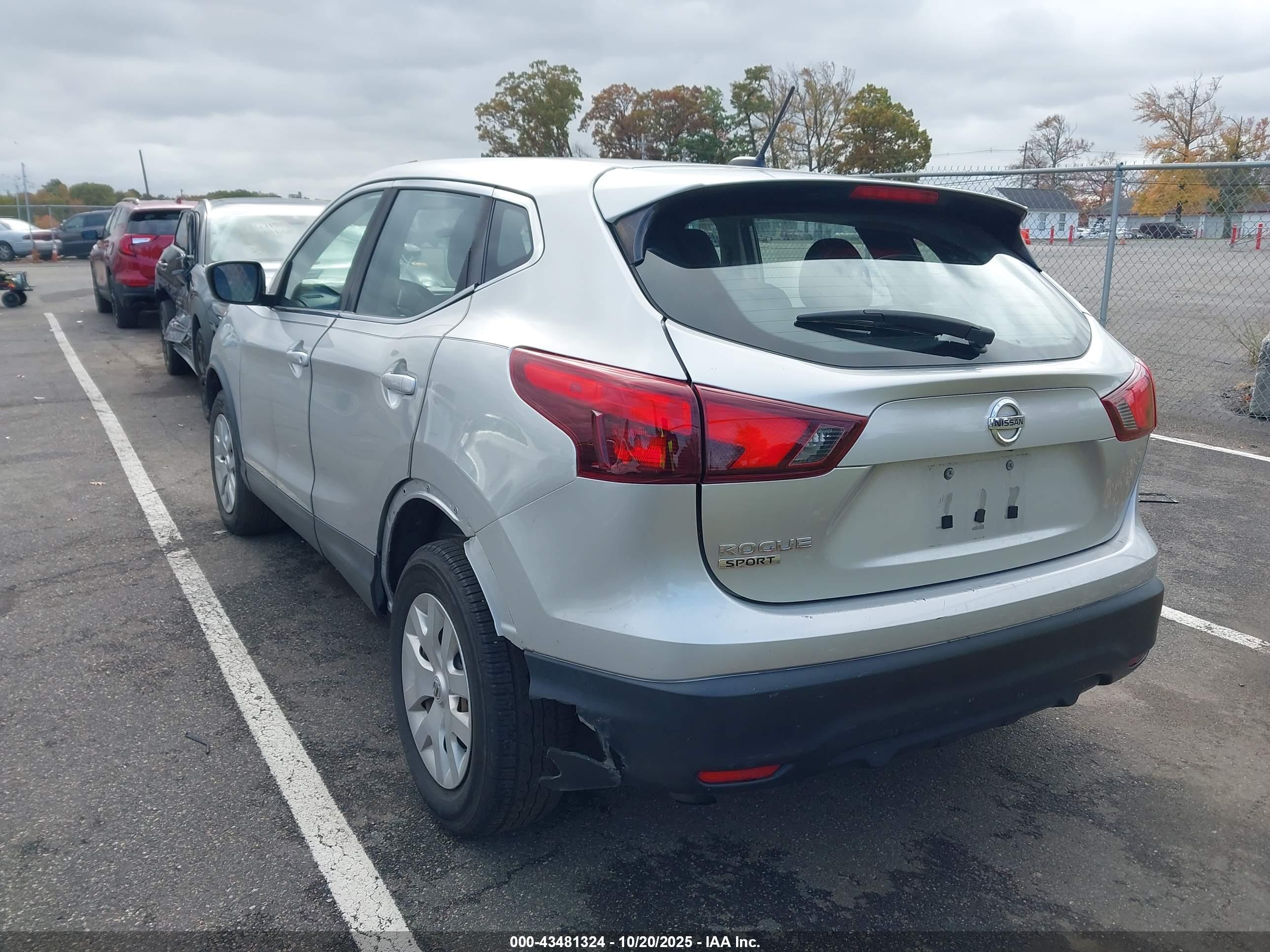 NISSAN ROGUE image 3