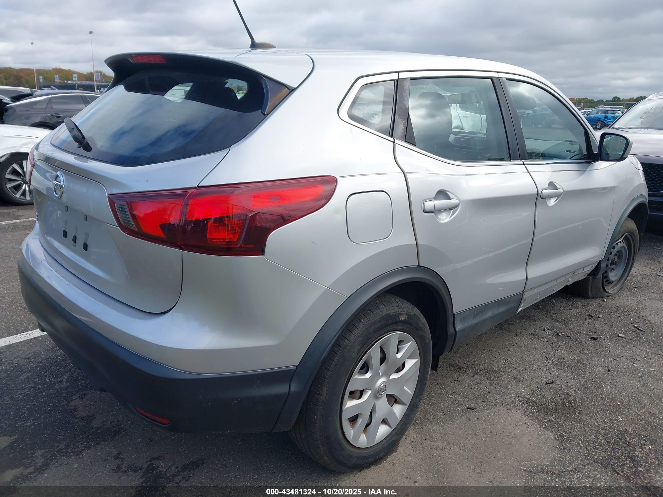 NISSAN ROGUE image 4