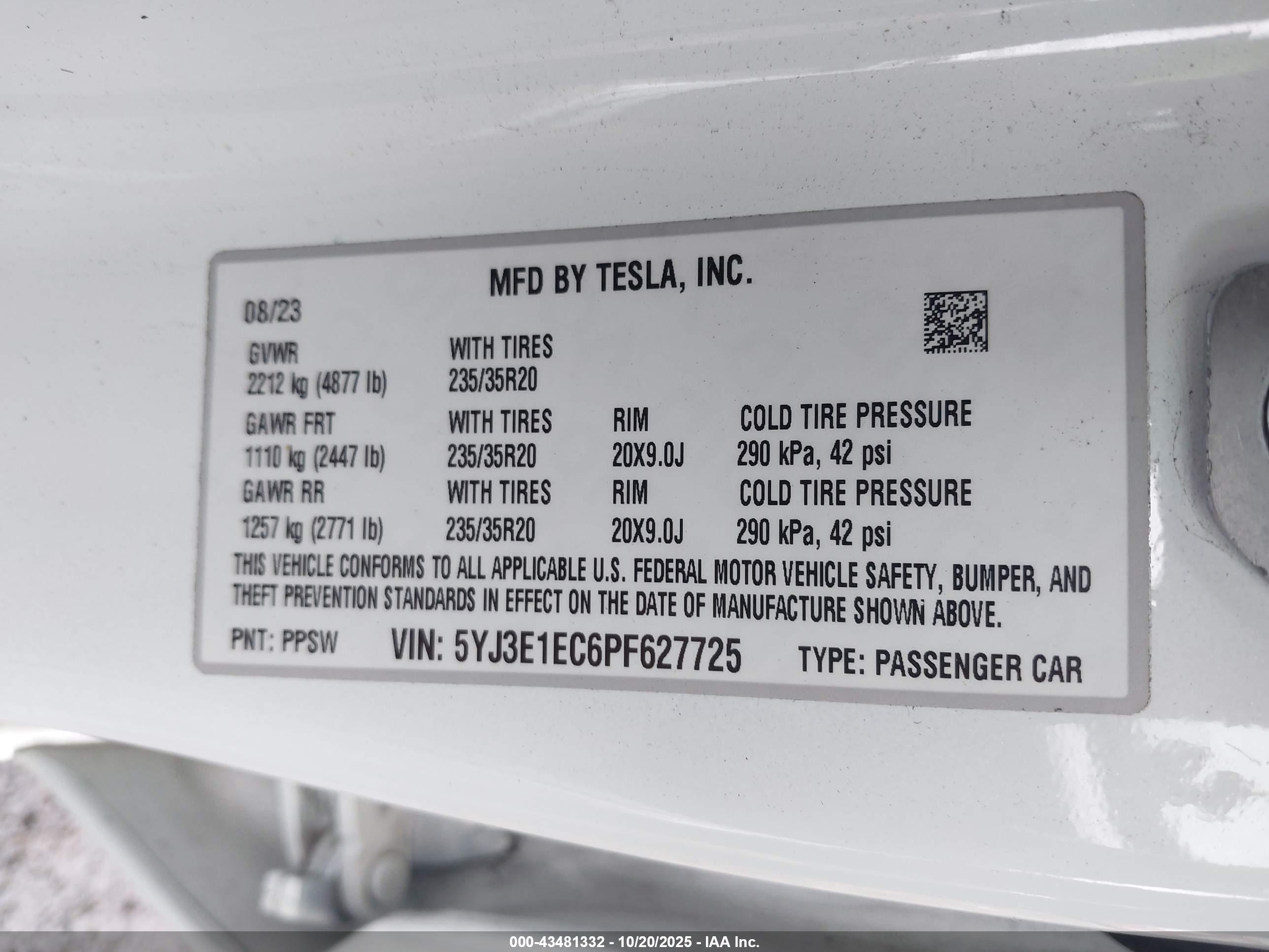 TESLA MODEL image 9