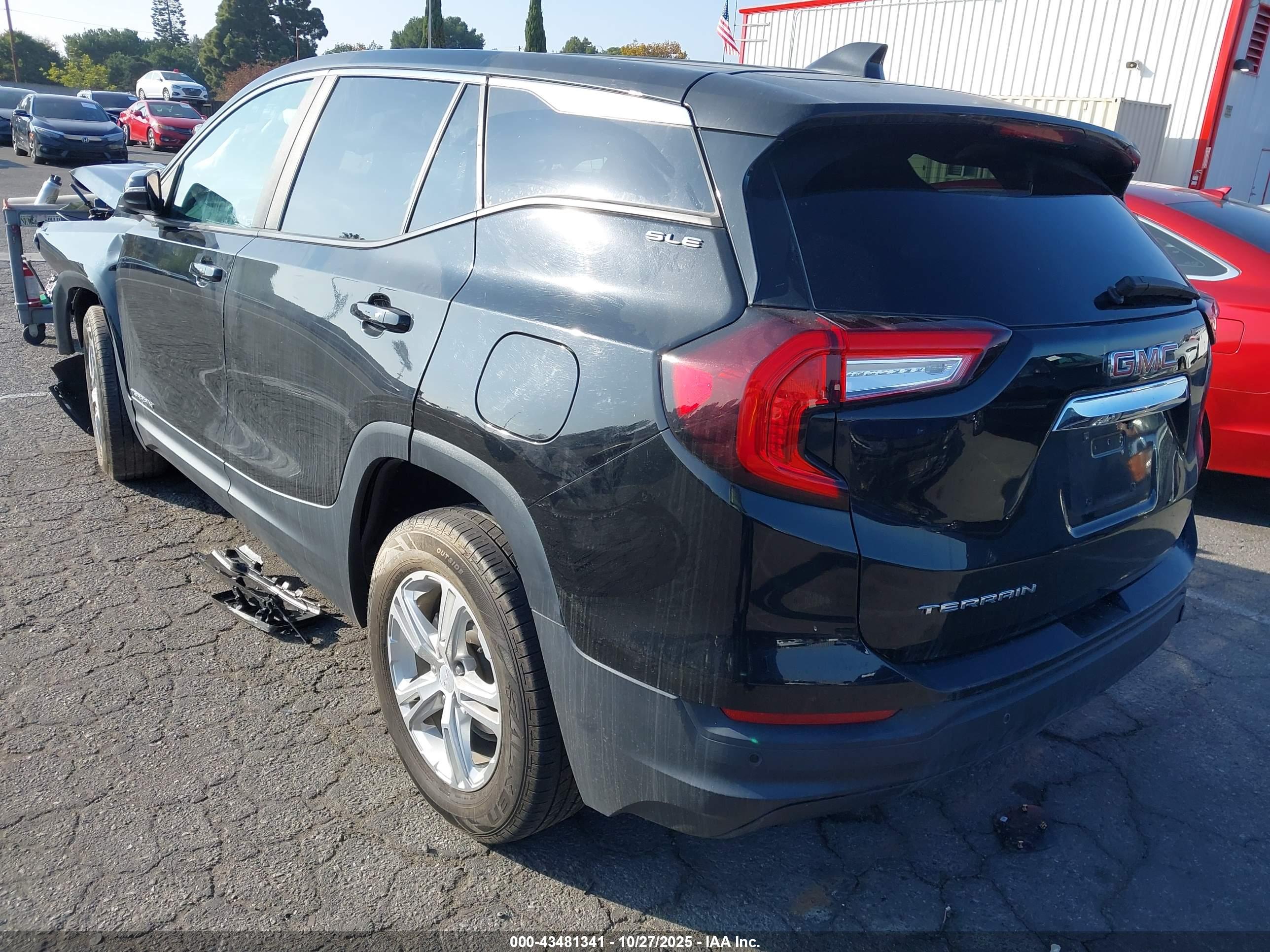 GMC TERRAIN image 3