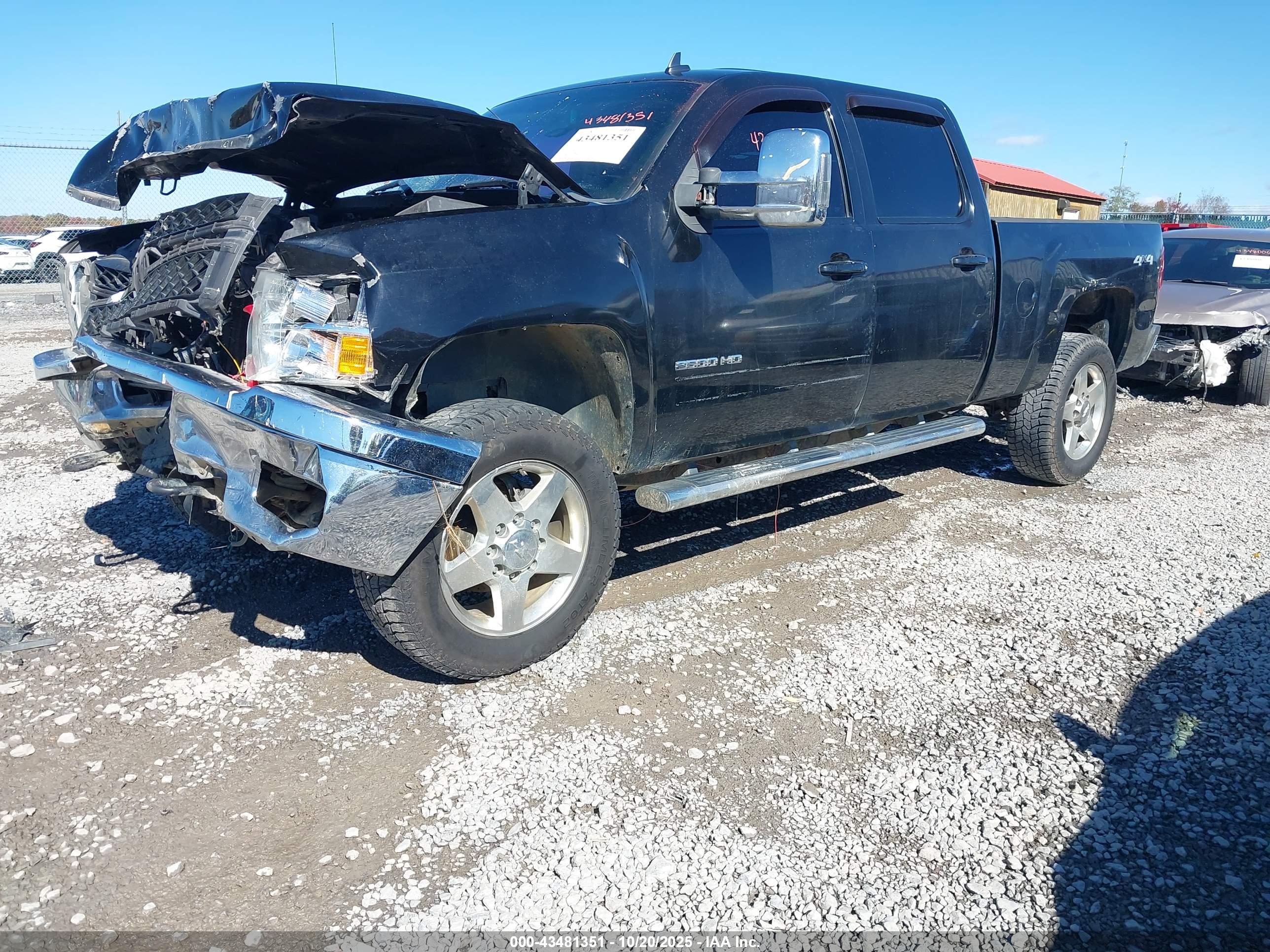 CHEVROLET SILVERADO image 2