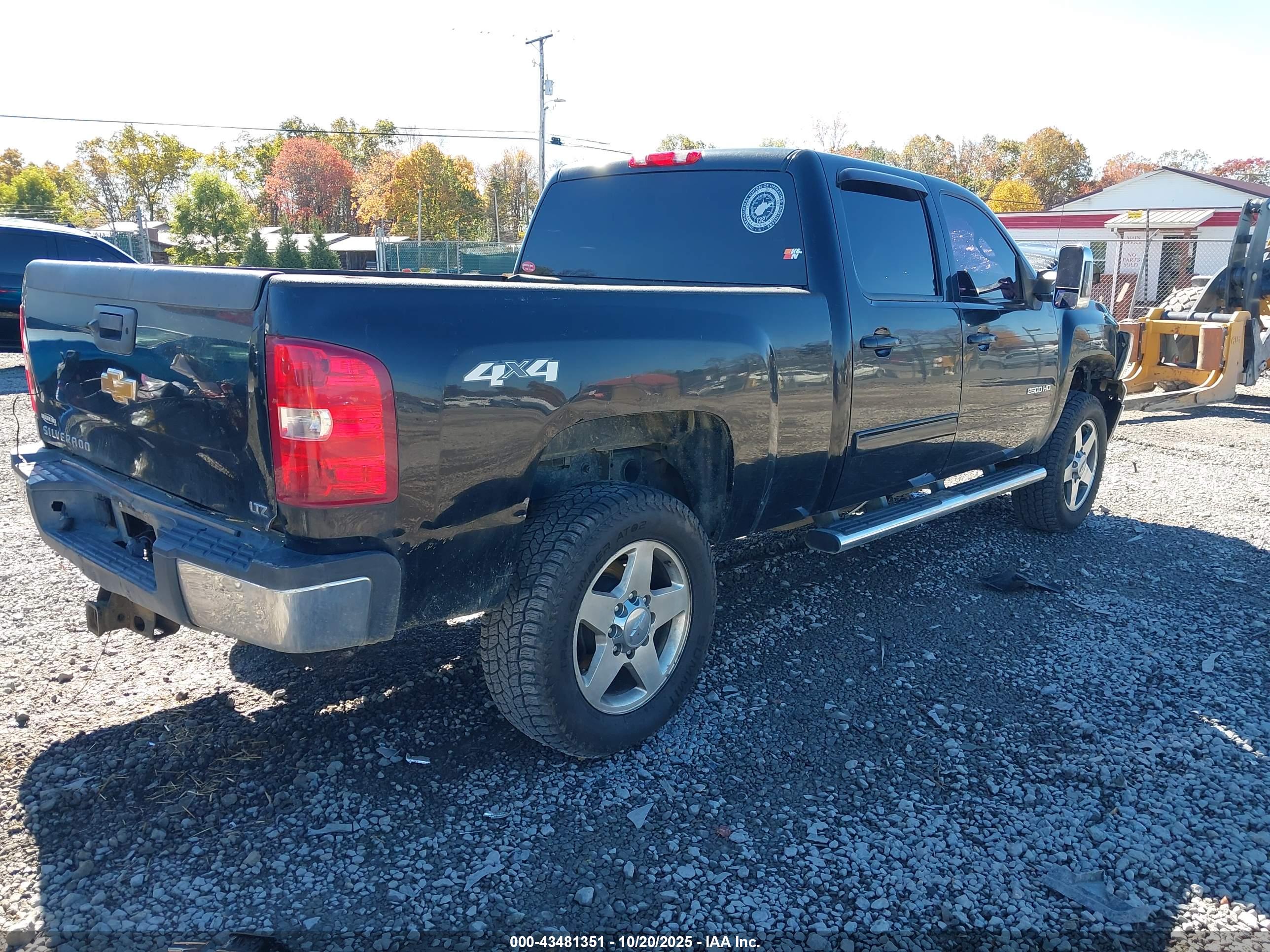 CHEVROLET SILVERADO image 4