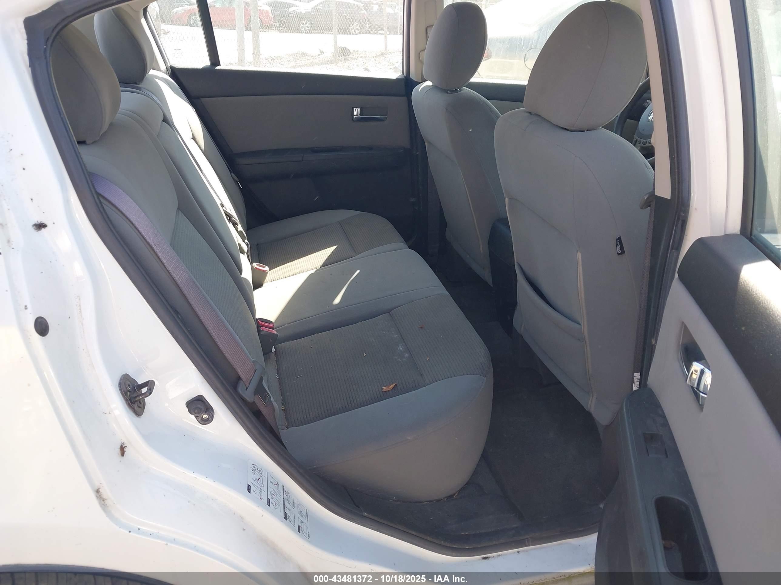 NISSAN SENTRA image 8