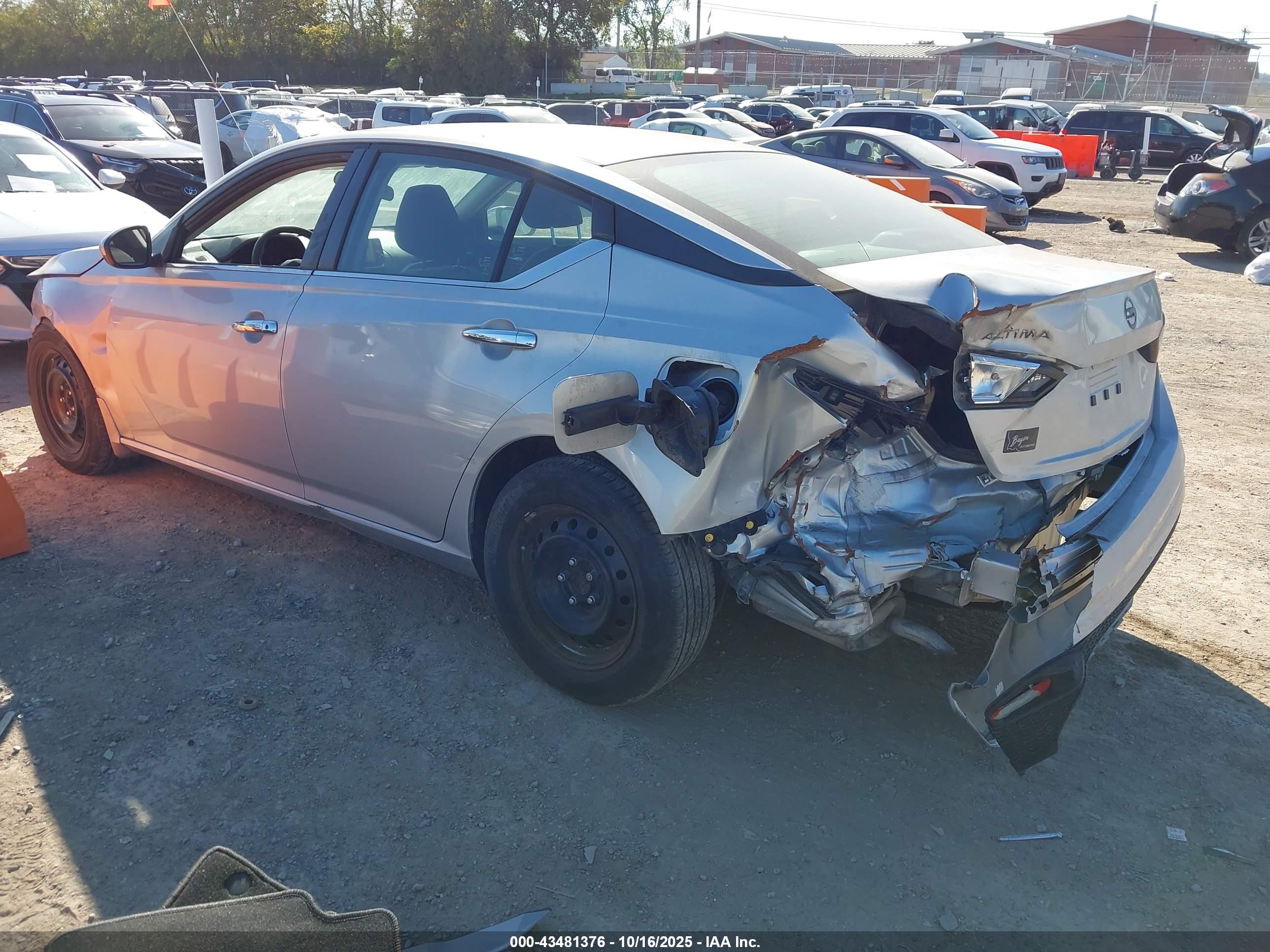 NISSAN ALTIMA image 3