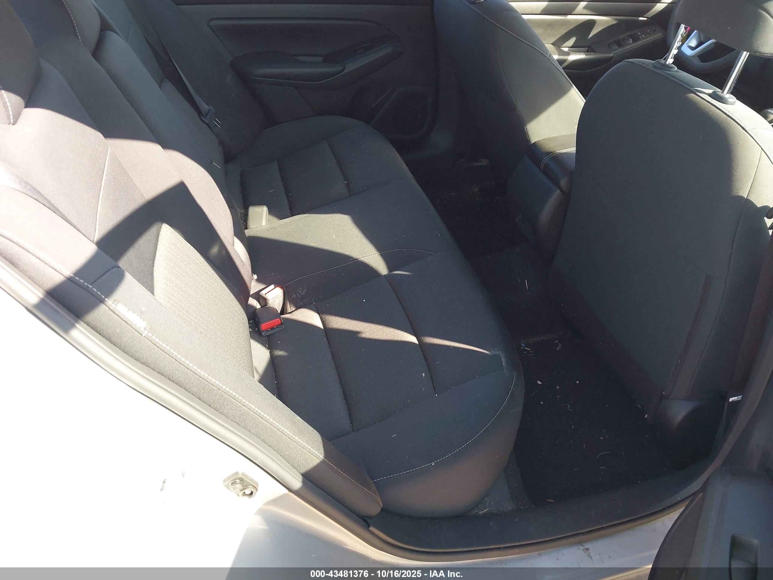 NISSAN ALTIMA image 8