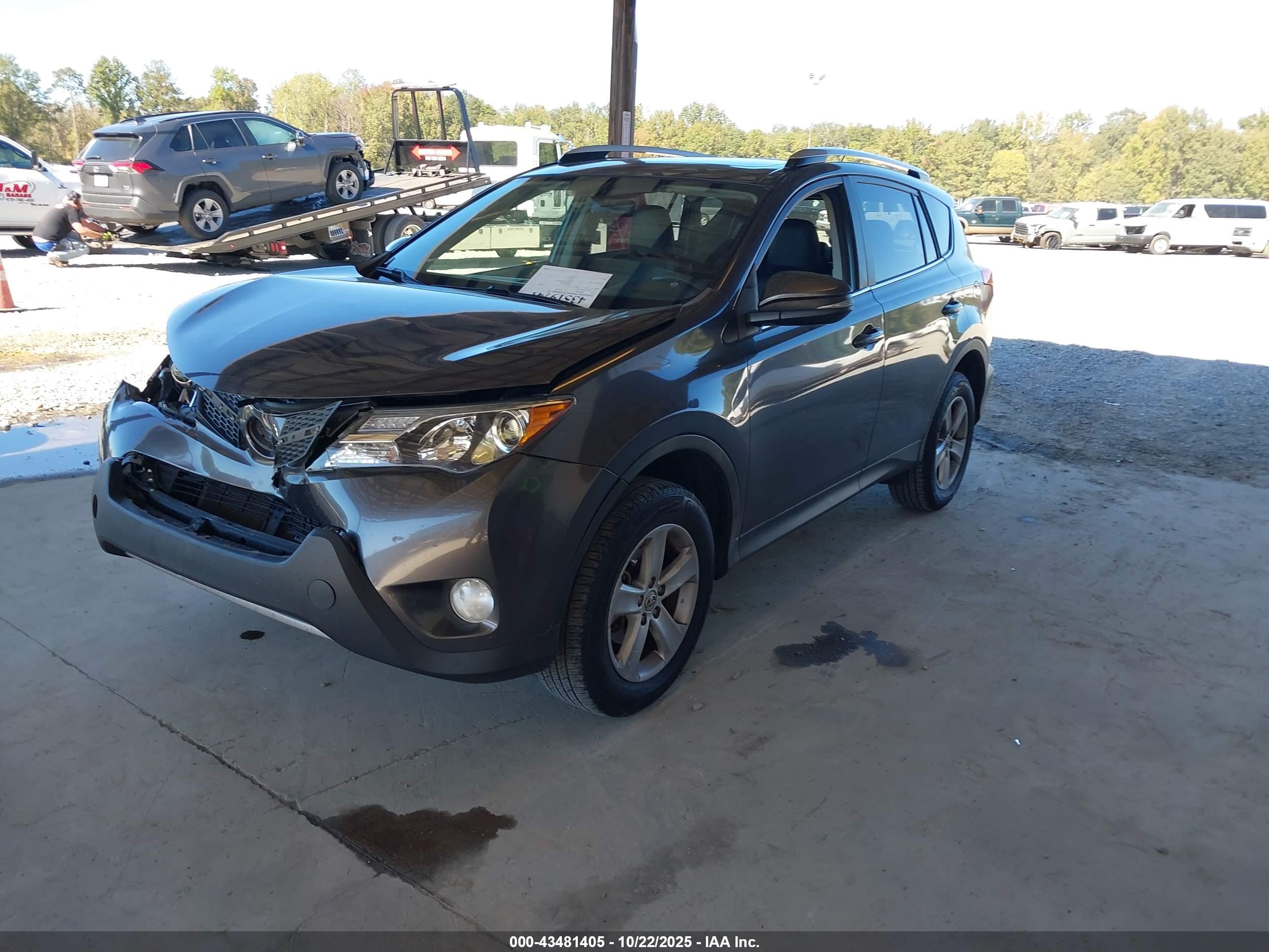 TOYOTA RAV4 image 2