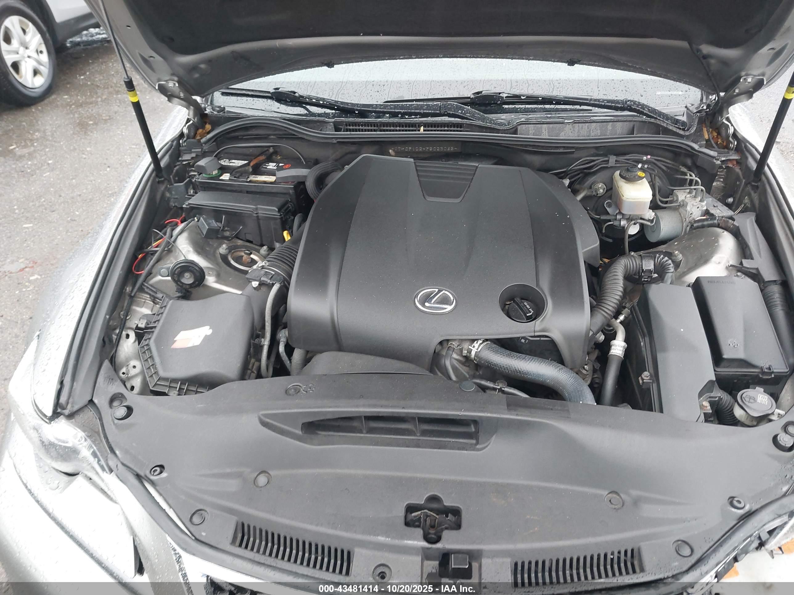 LEXUS IS image 10