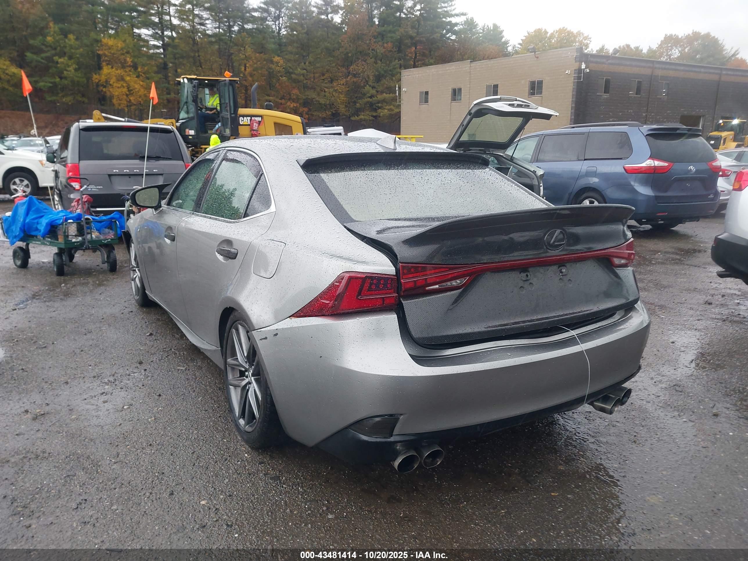 LEXUS IS image 3