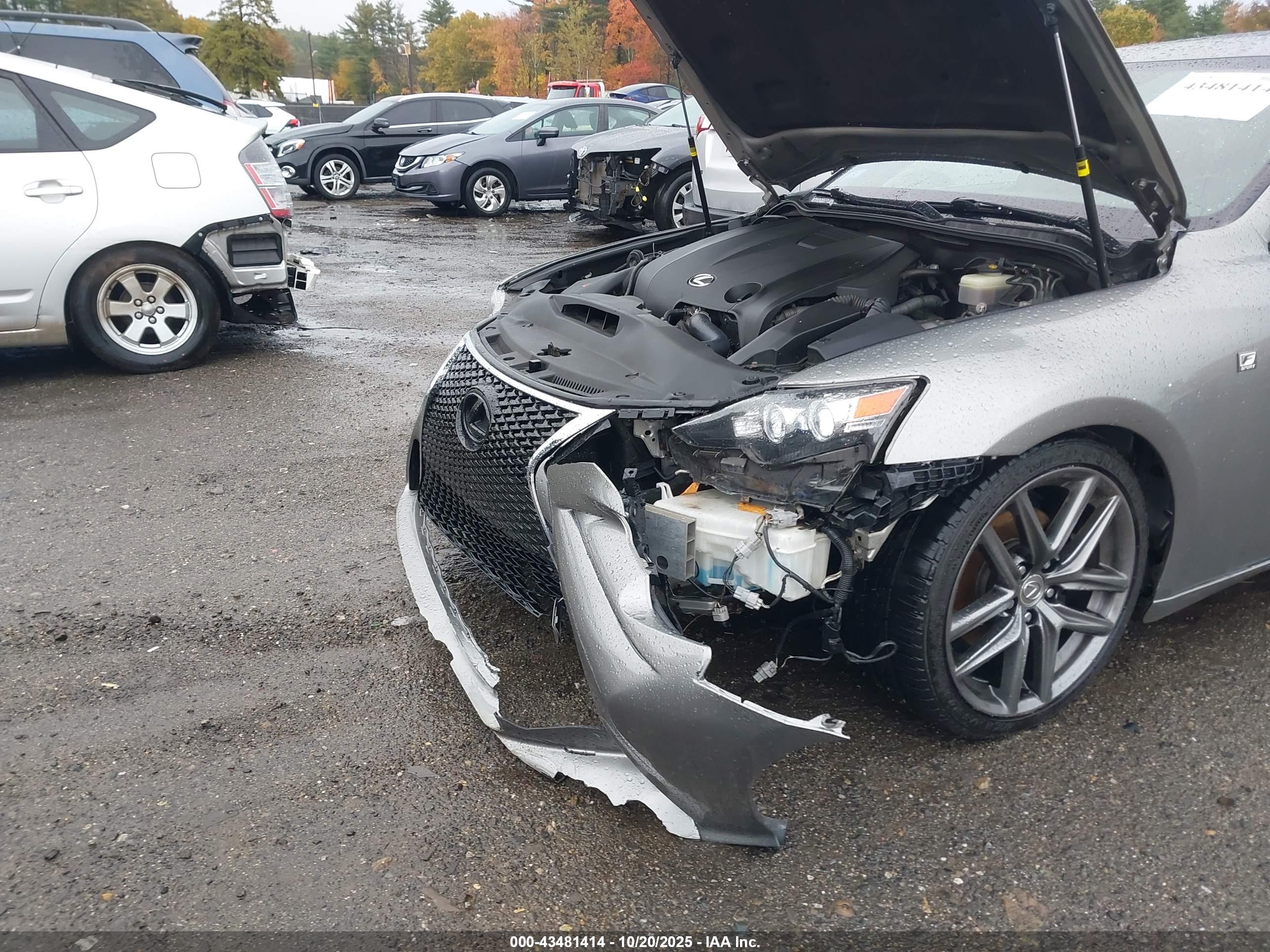 LEXUS IS image 6