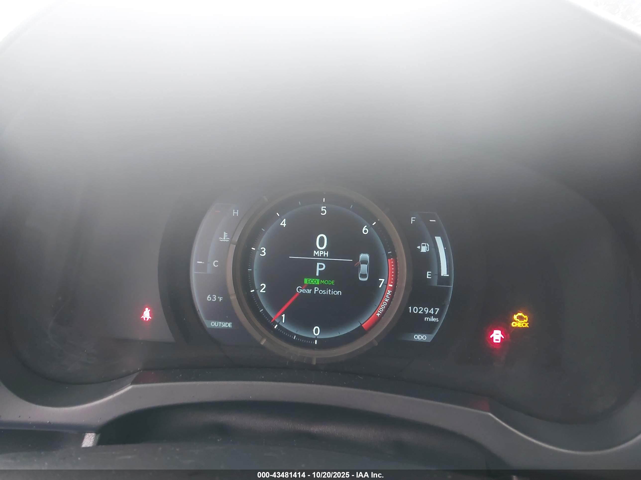 LEXUS IS image 7