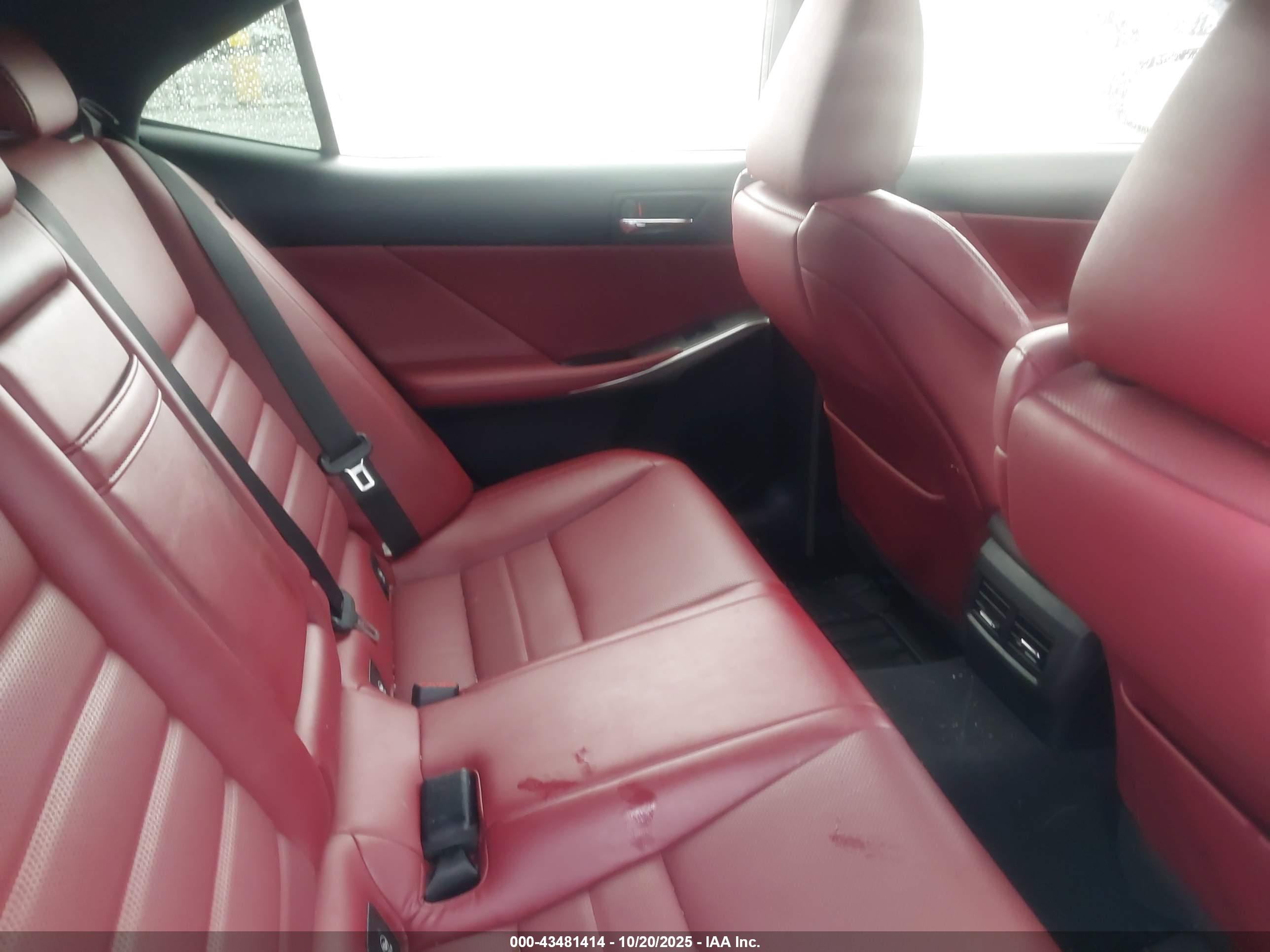 LEXUS IS image 8