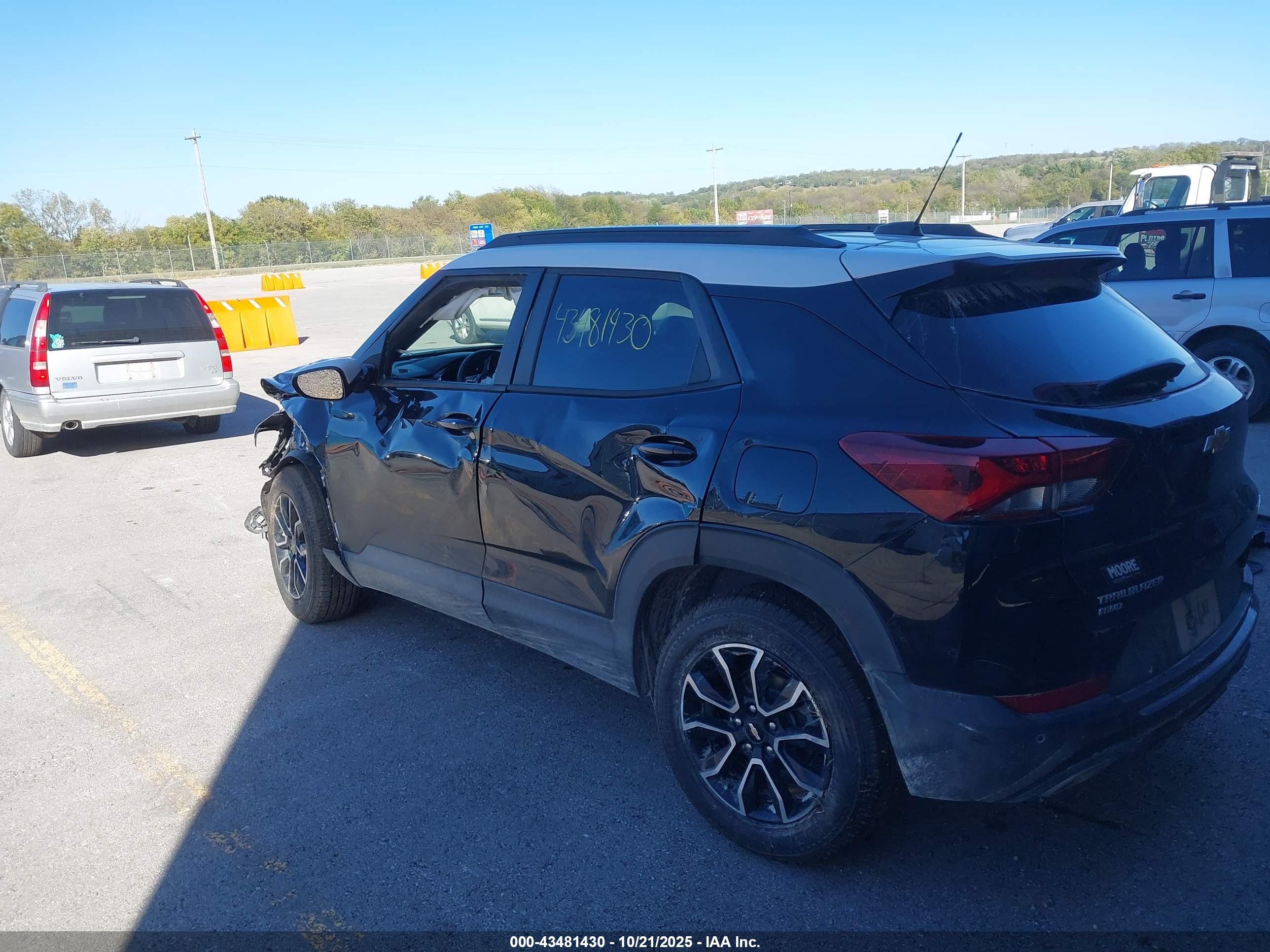 CHEVROLET TRAILBLAZER image 3