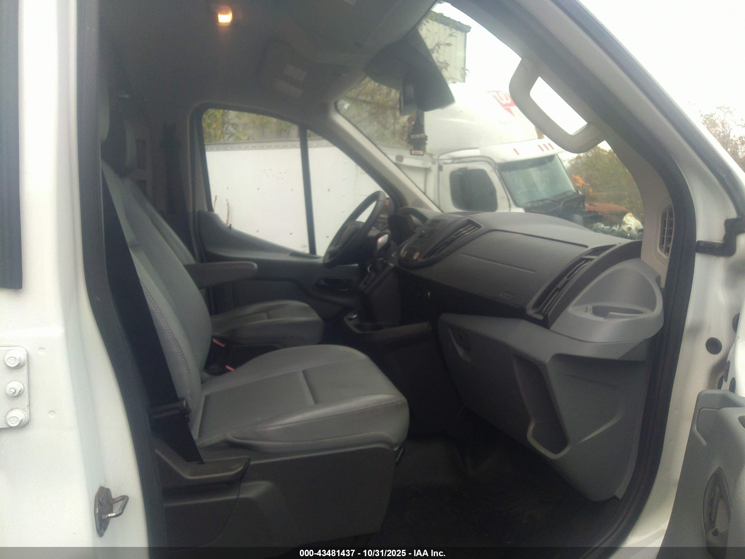FORD TRANSIT-250 image 5