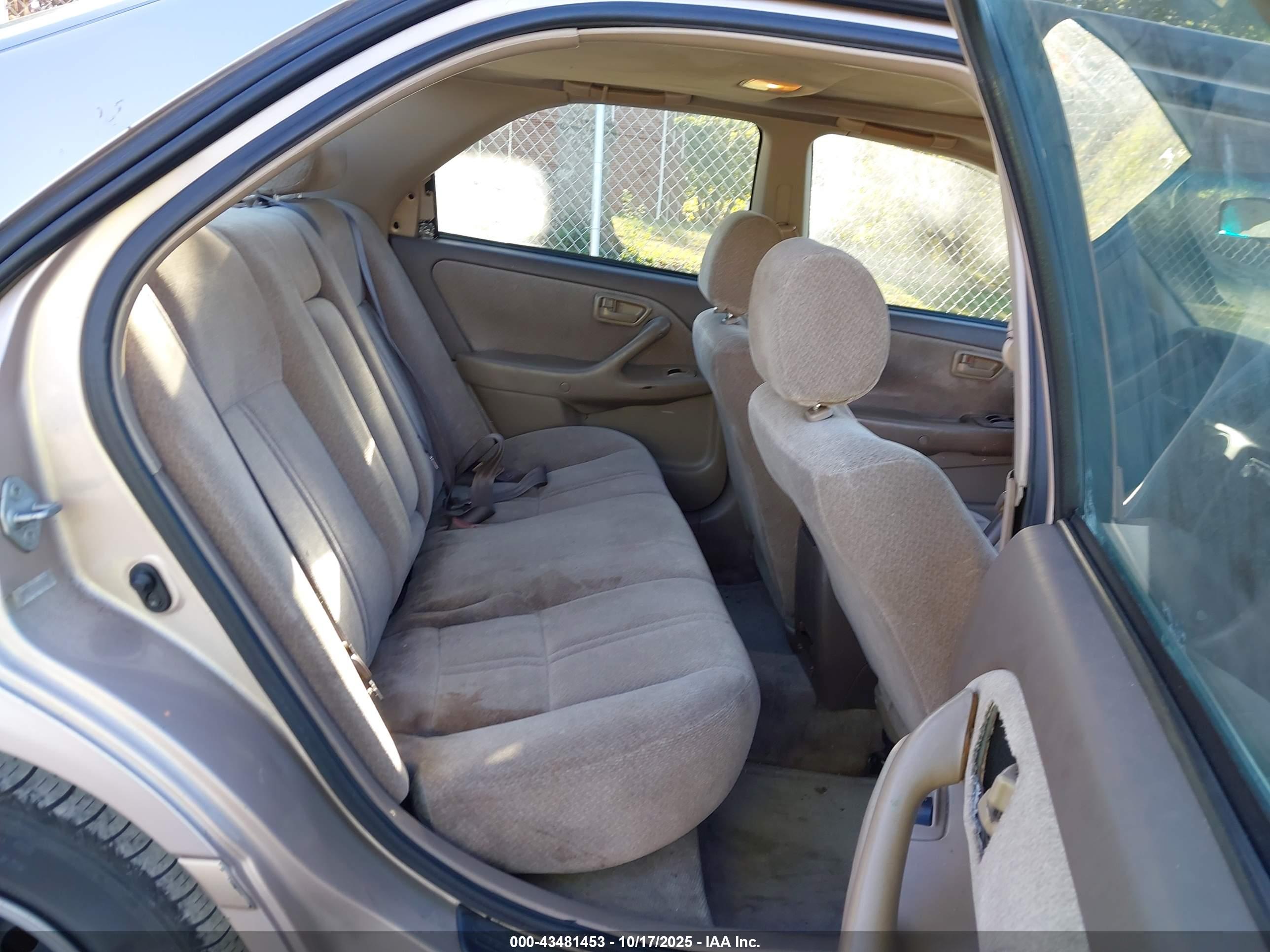 TOYOTA CAMRY image 8