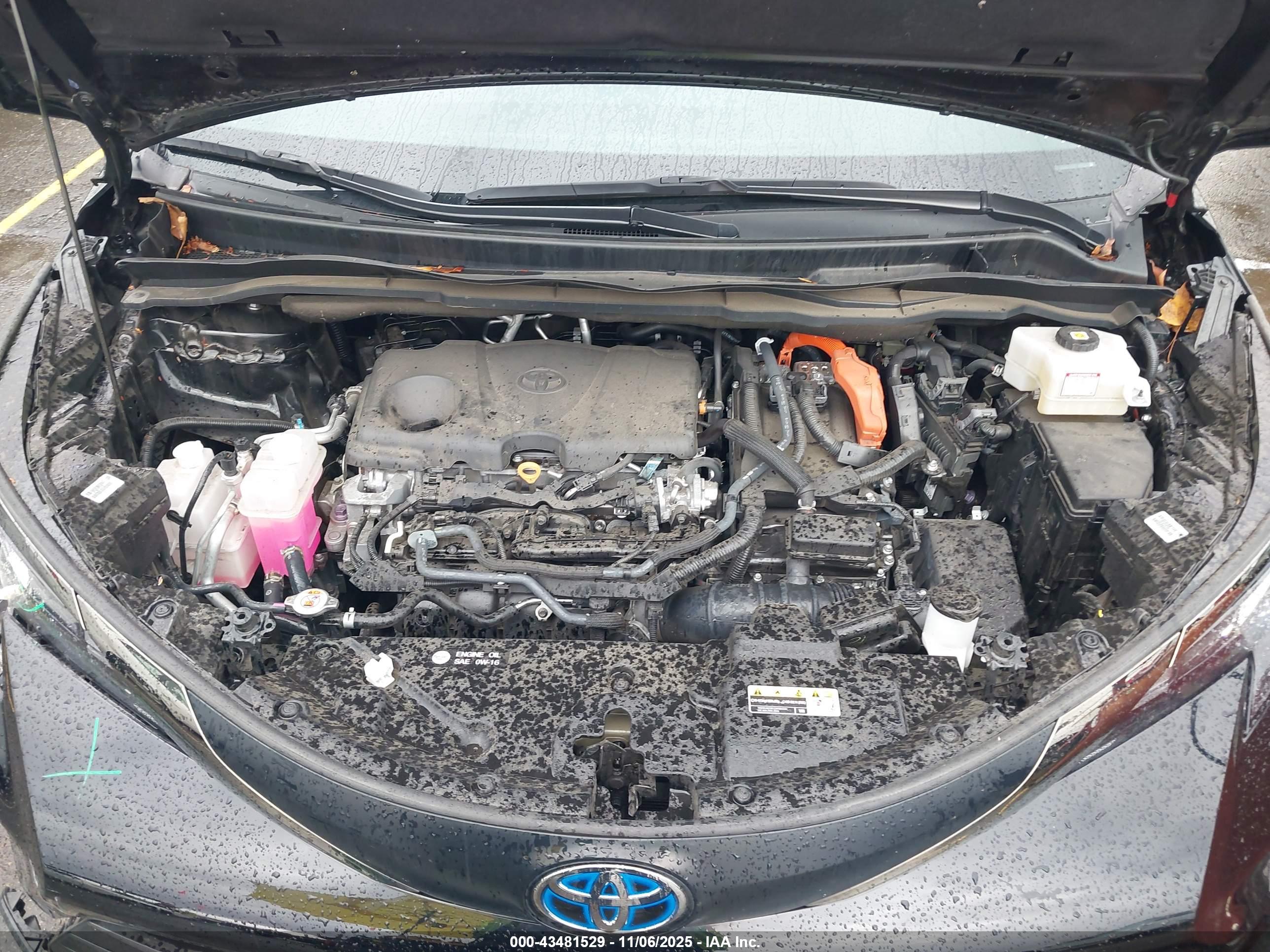 TOYOTA SIENNA image 10
