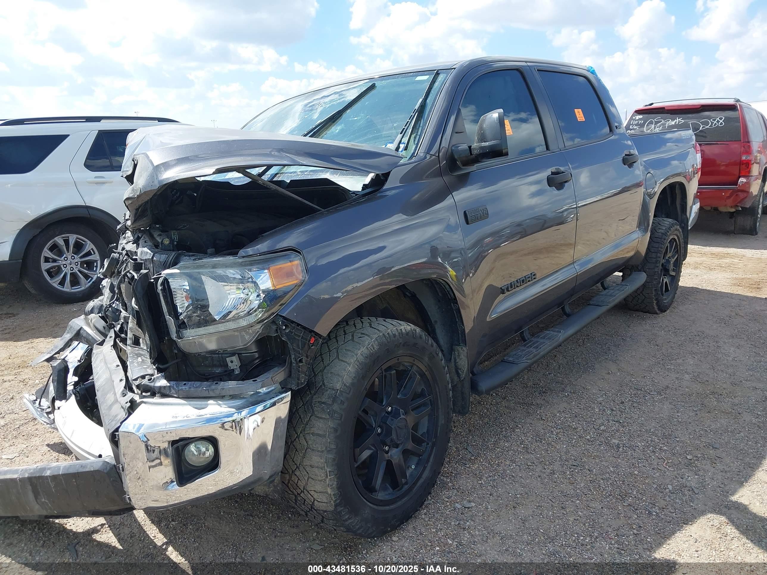 TOYOTA TUNDRA image 2