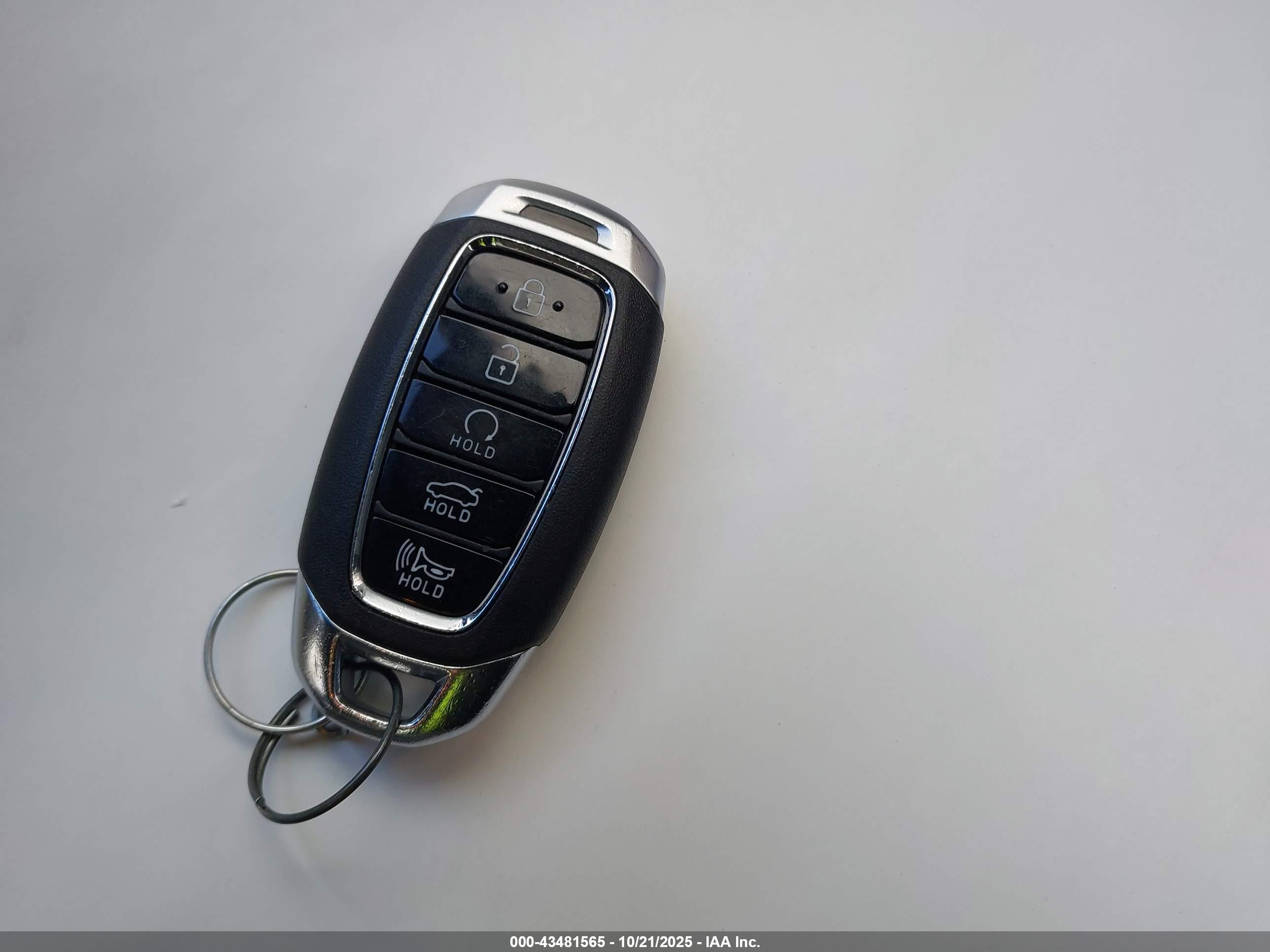HYUNDAI ELANTRA image 11