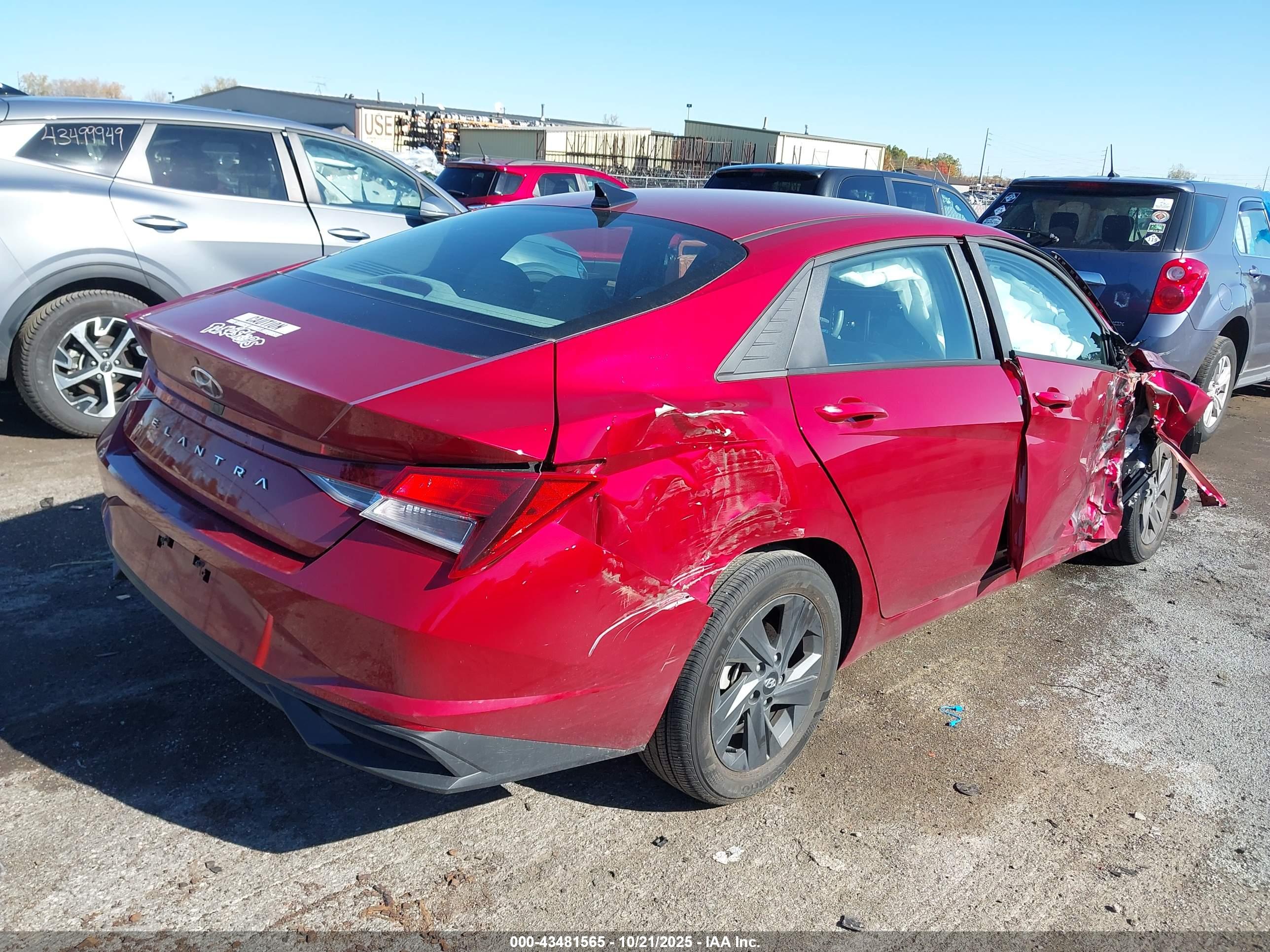 HYUNDAI ELANTRA image 4