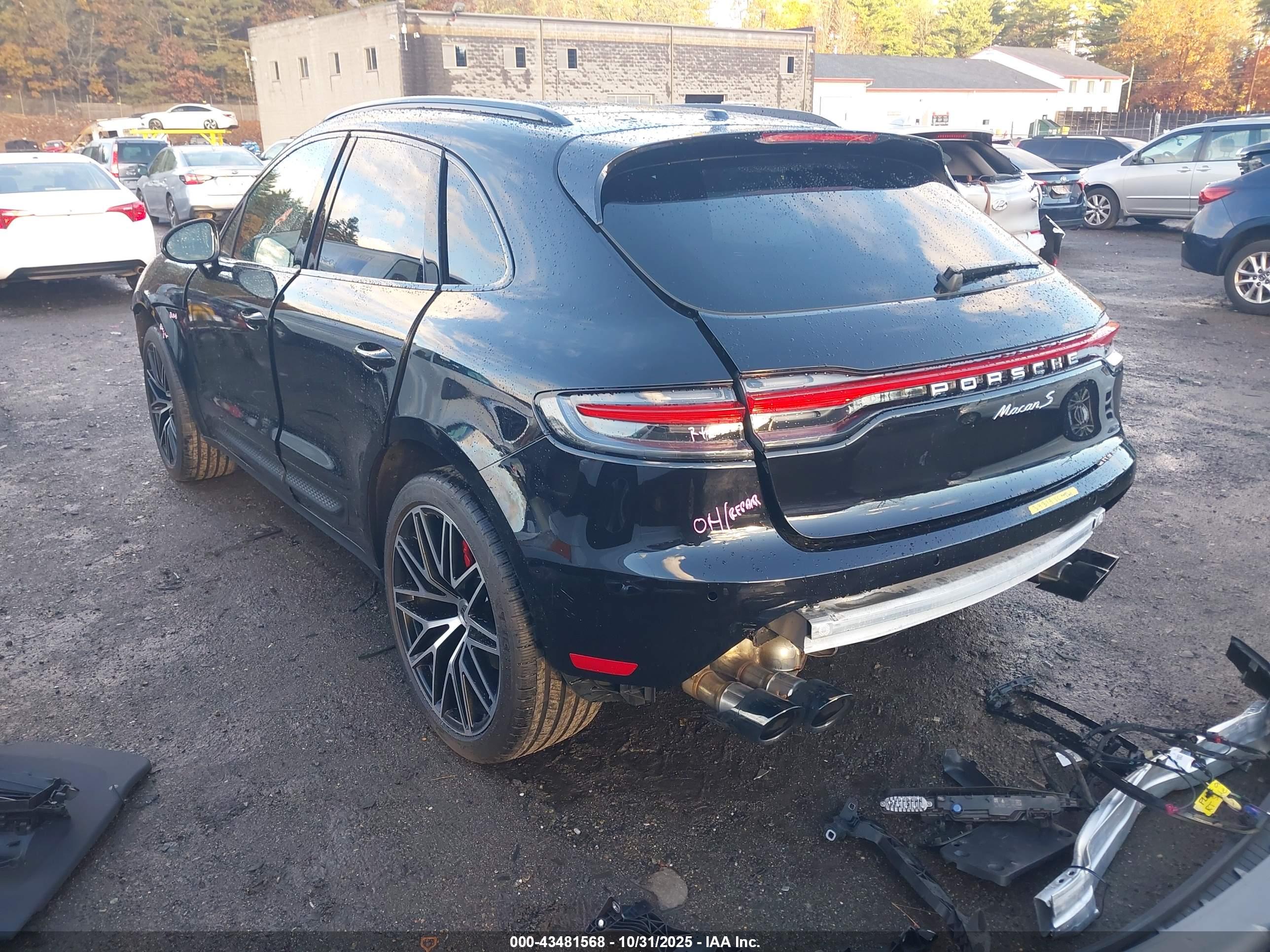 PORSCHE MACAN image 3