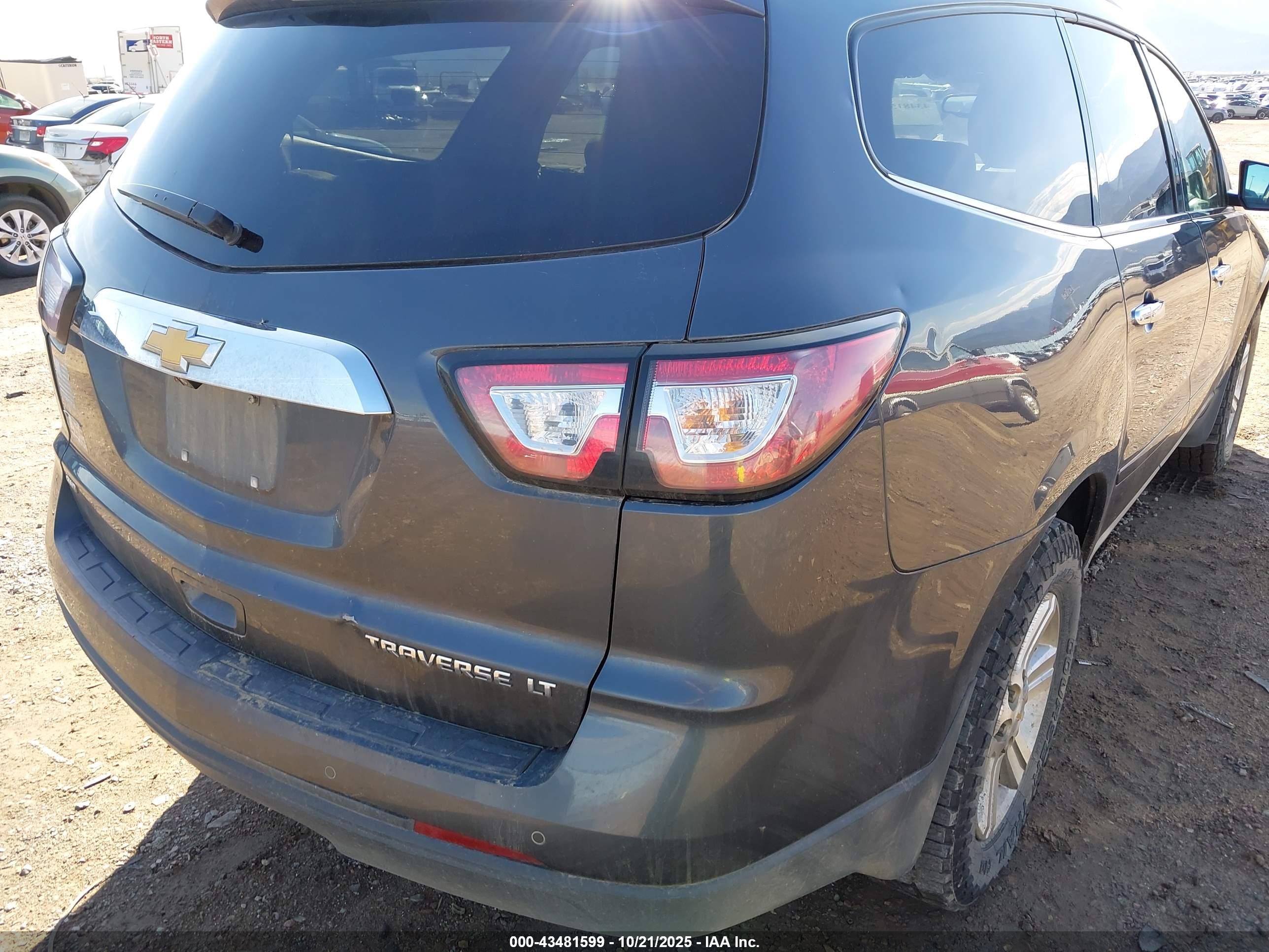 CHEVROLET TRAVERSE image 6