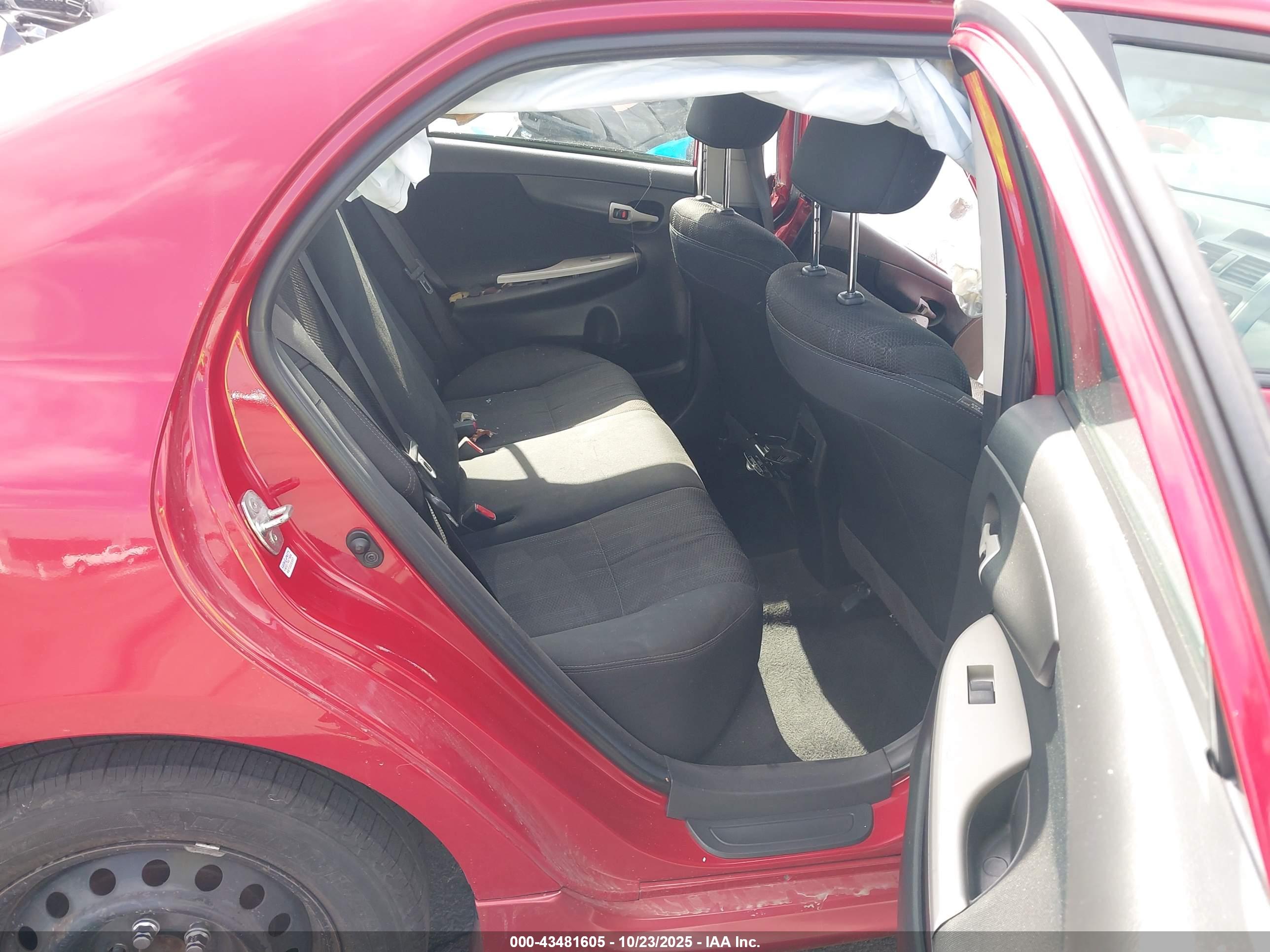 TOYOTA COROLLA image 8