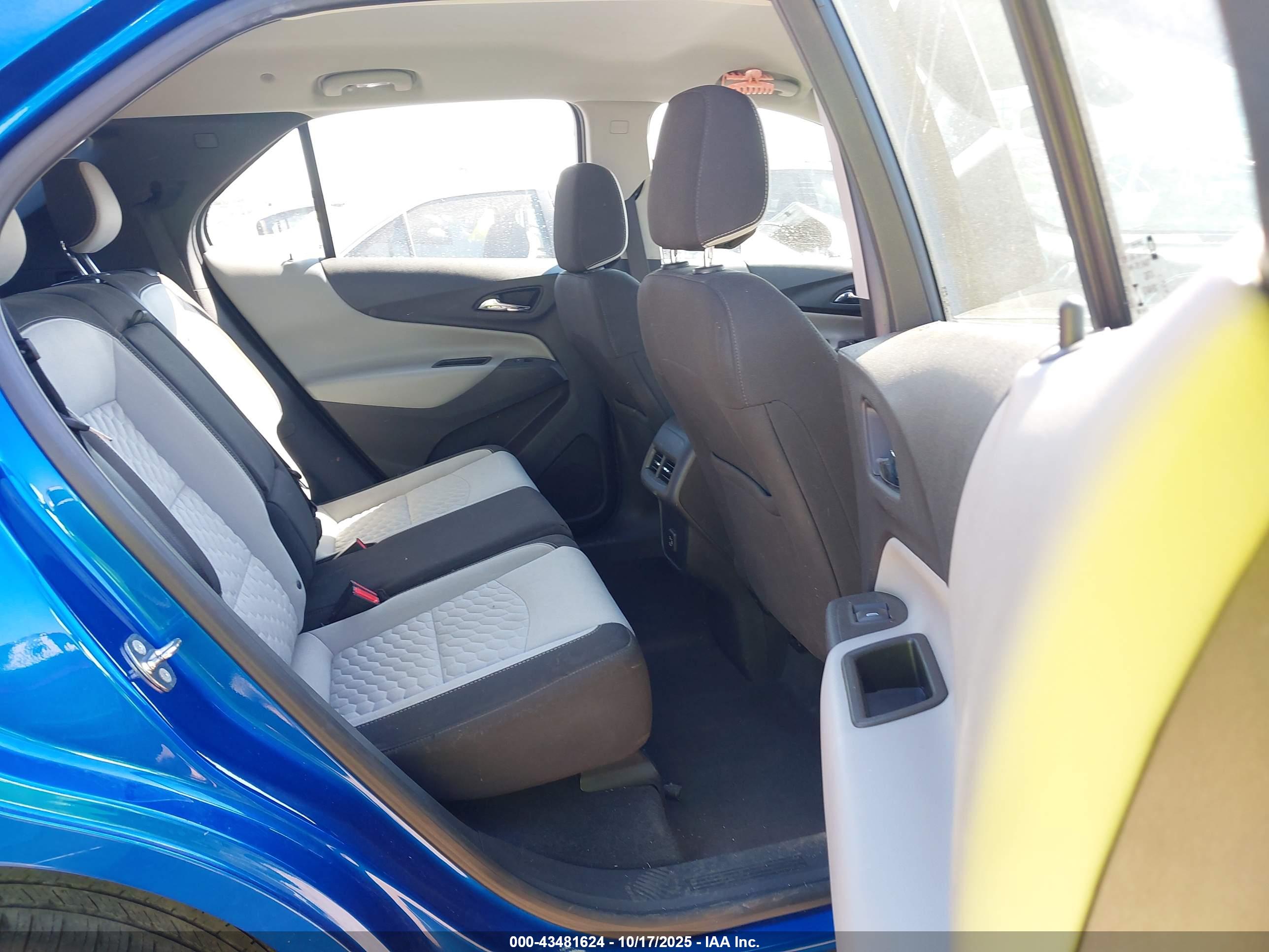 CHEVROLET EQUINOX image 8