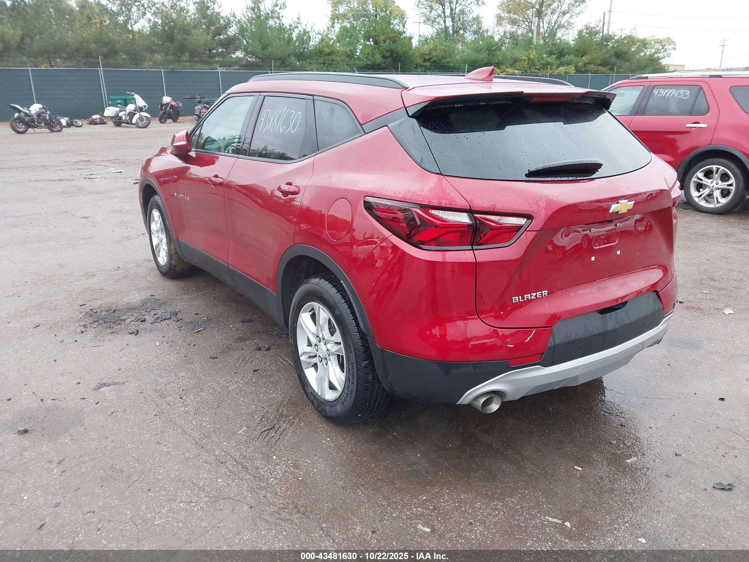 CHEVROLET BLAZER image 3
