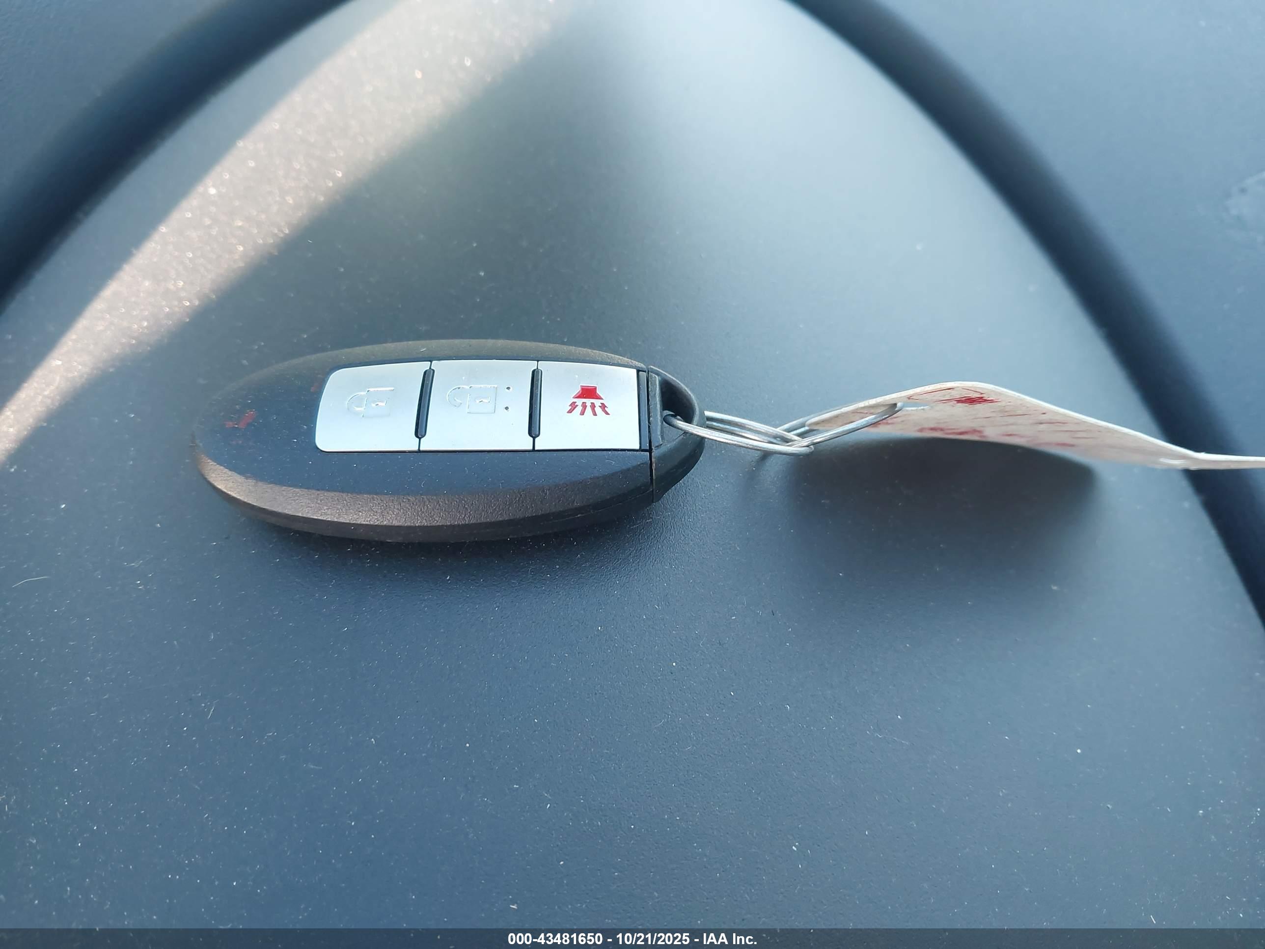 NISSAN ROGUE image 11
