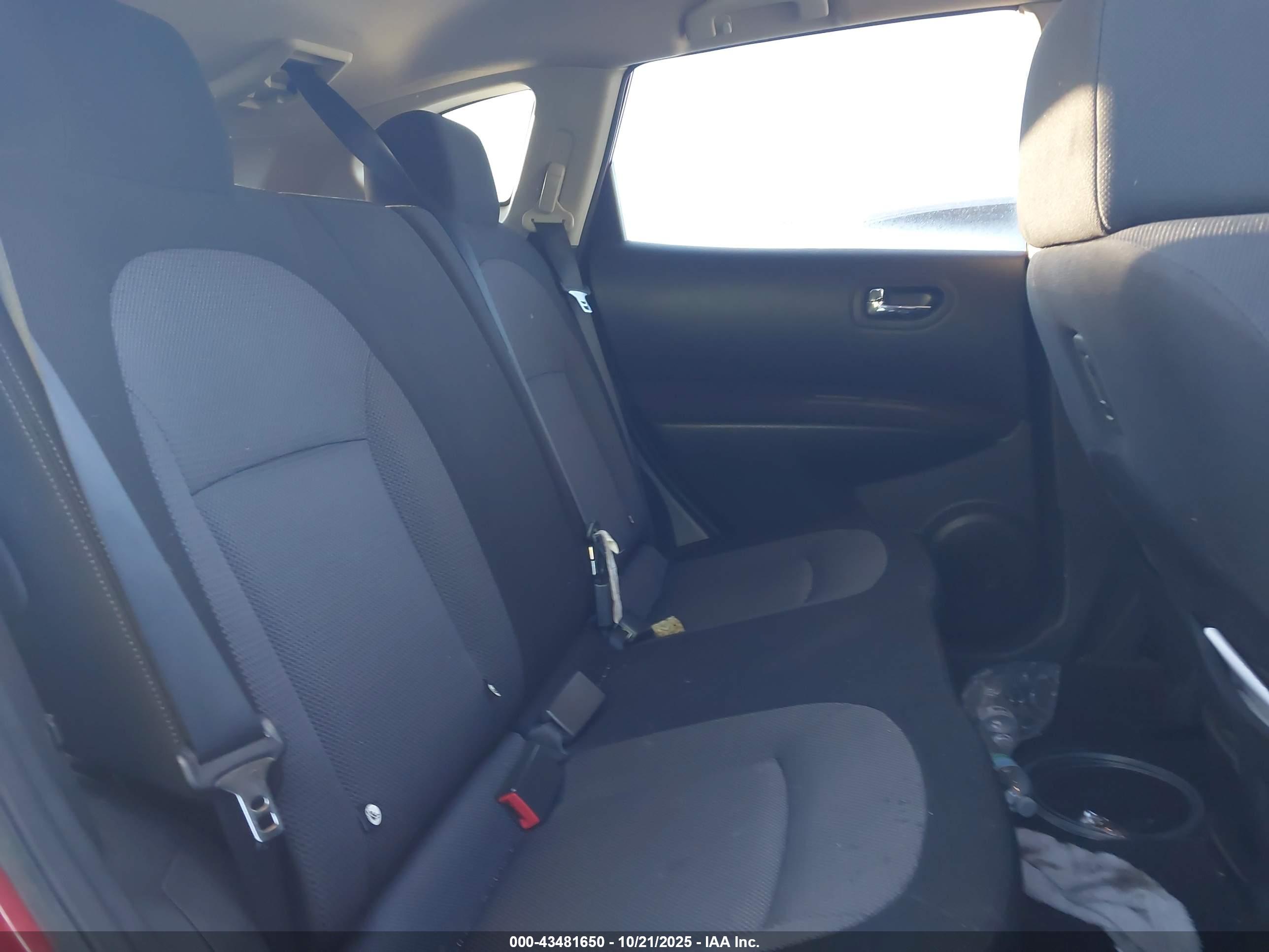 NISSAN ROGUE image 8