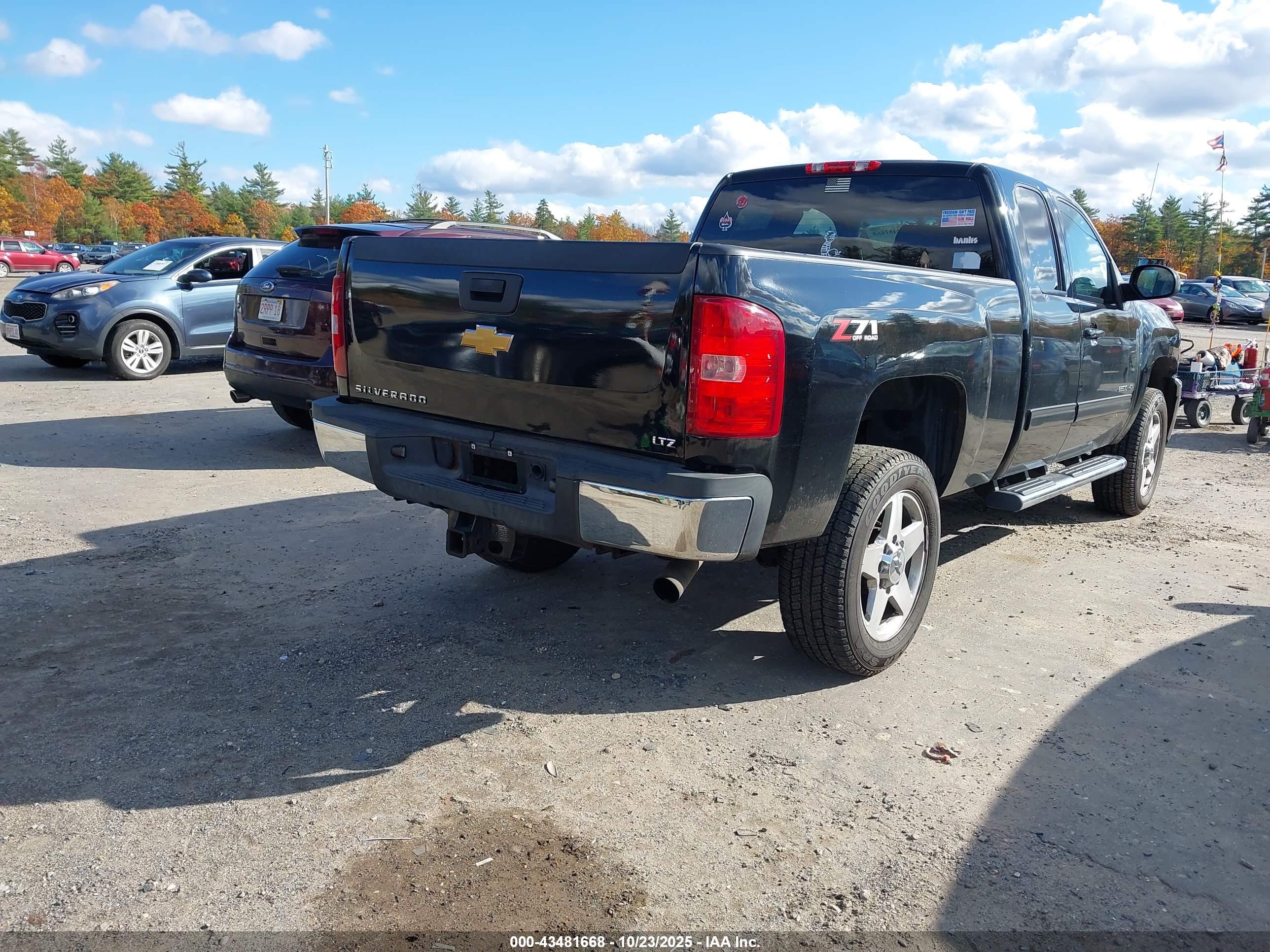 CHEVROLET SILVERADO image 4