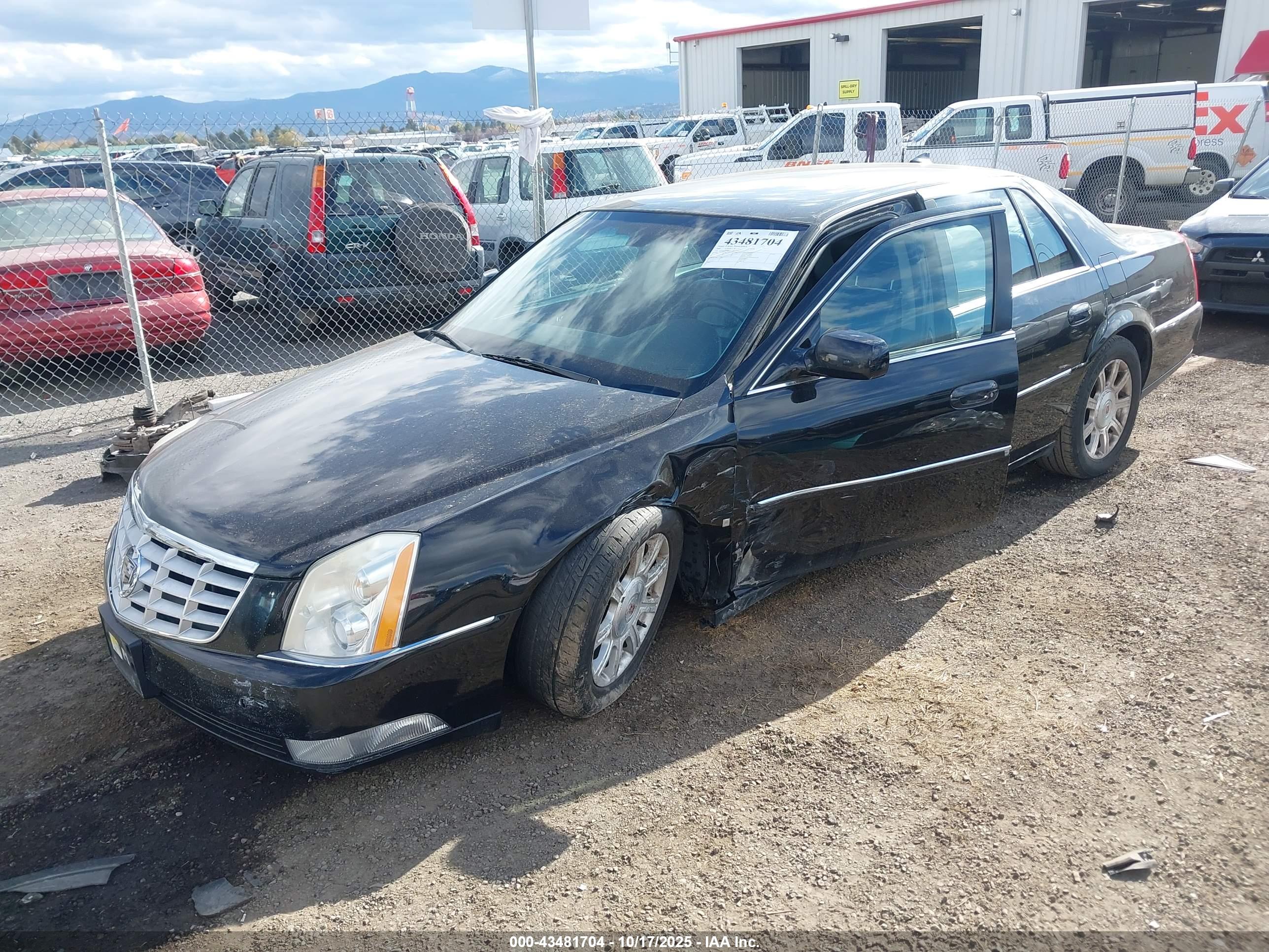 CADILLAC DTS image 2
