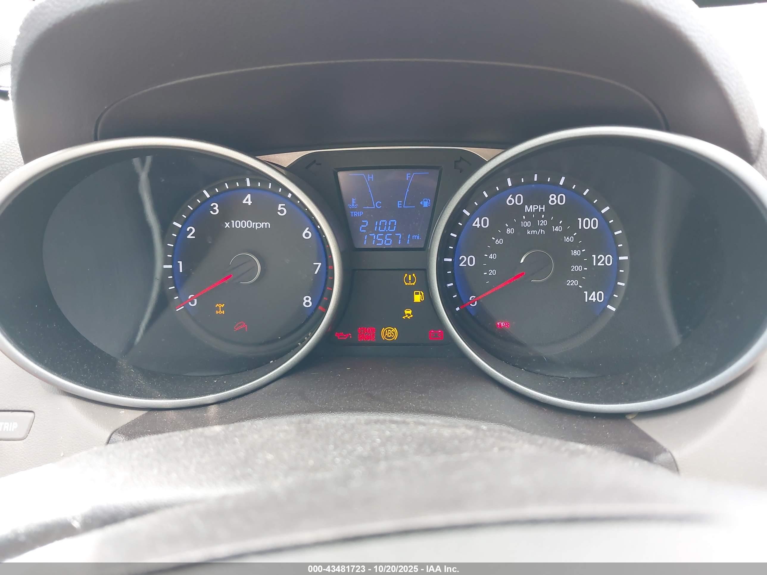HYUNDAI TUCSON image 7