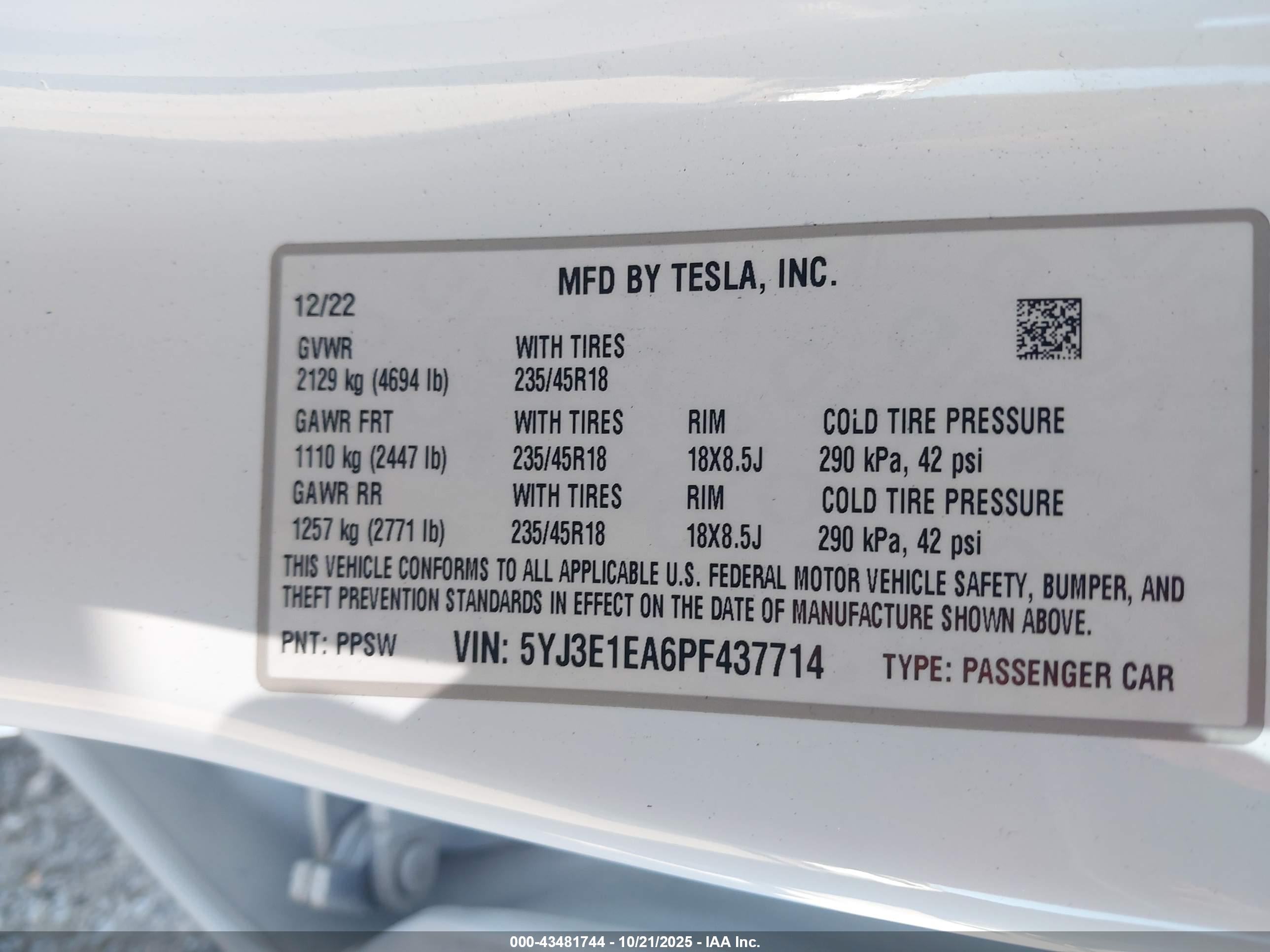 TESLA MODEL image 9