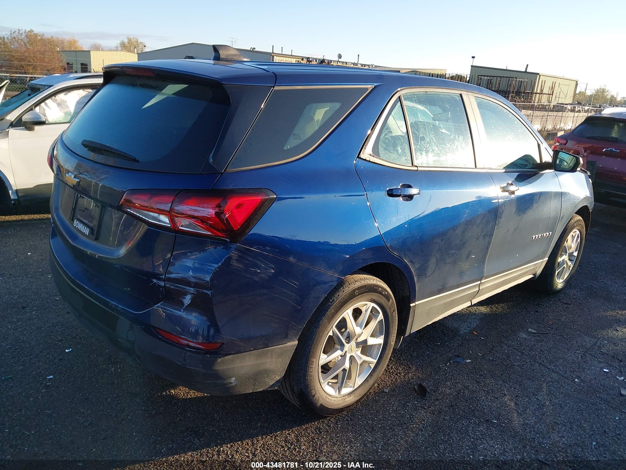 CHEVROLET EQUINOX image 4
