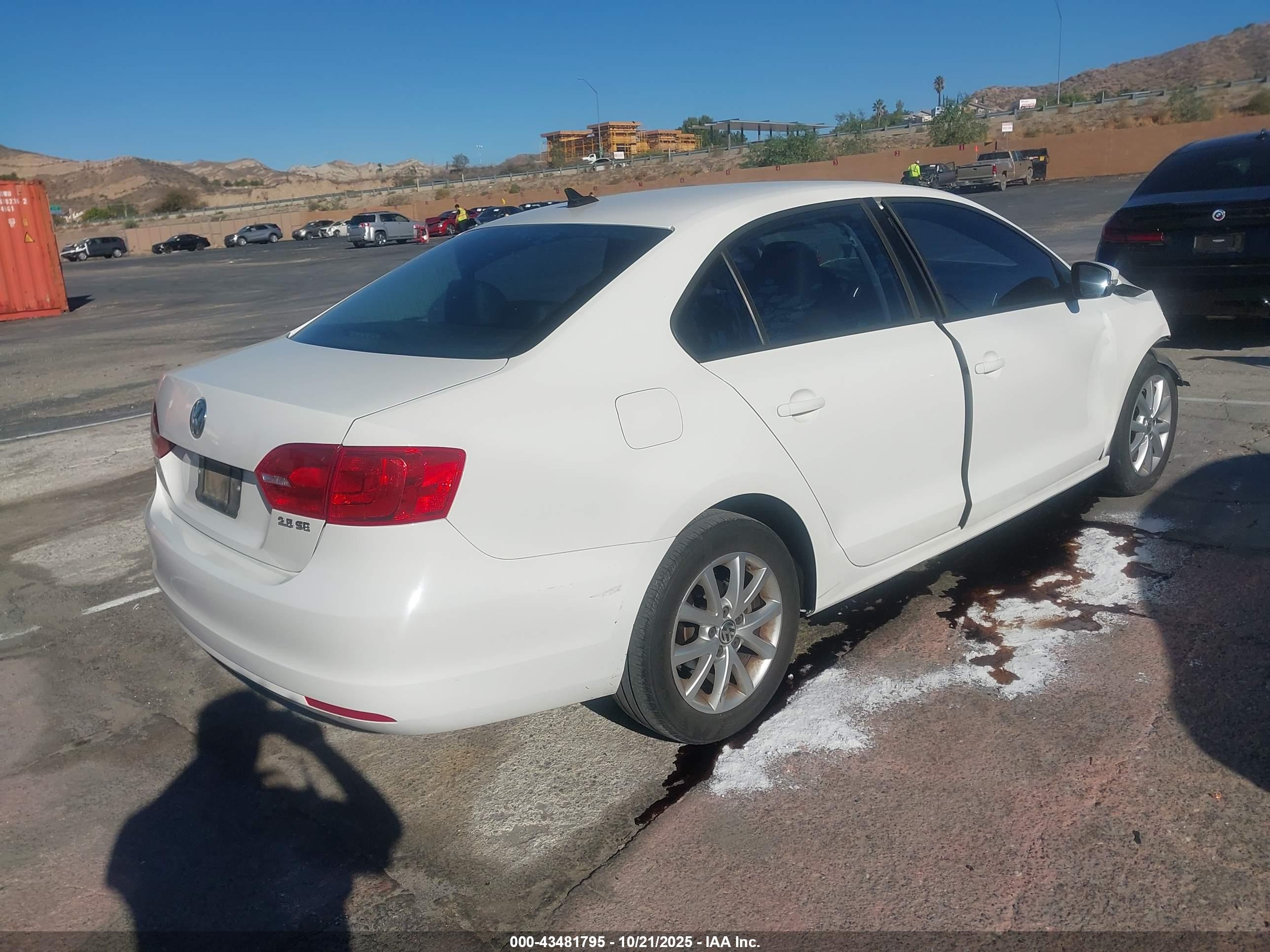 VOLKSWAGEN JETTA image 4