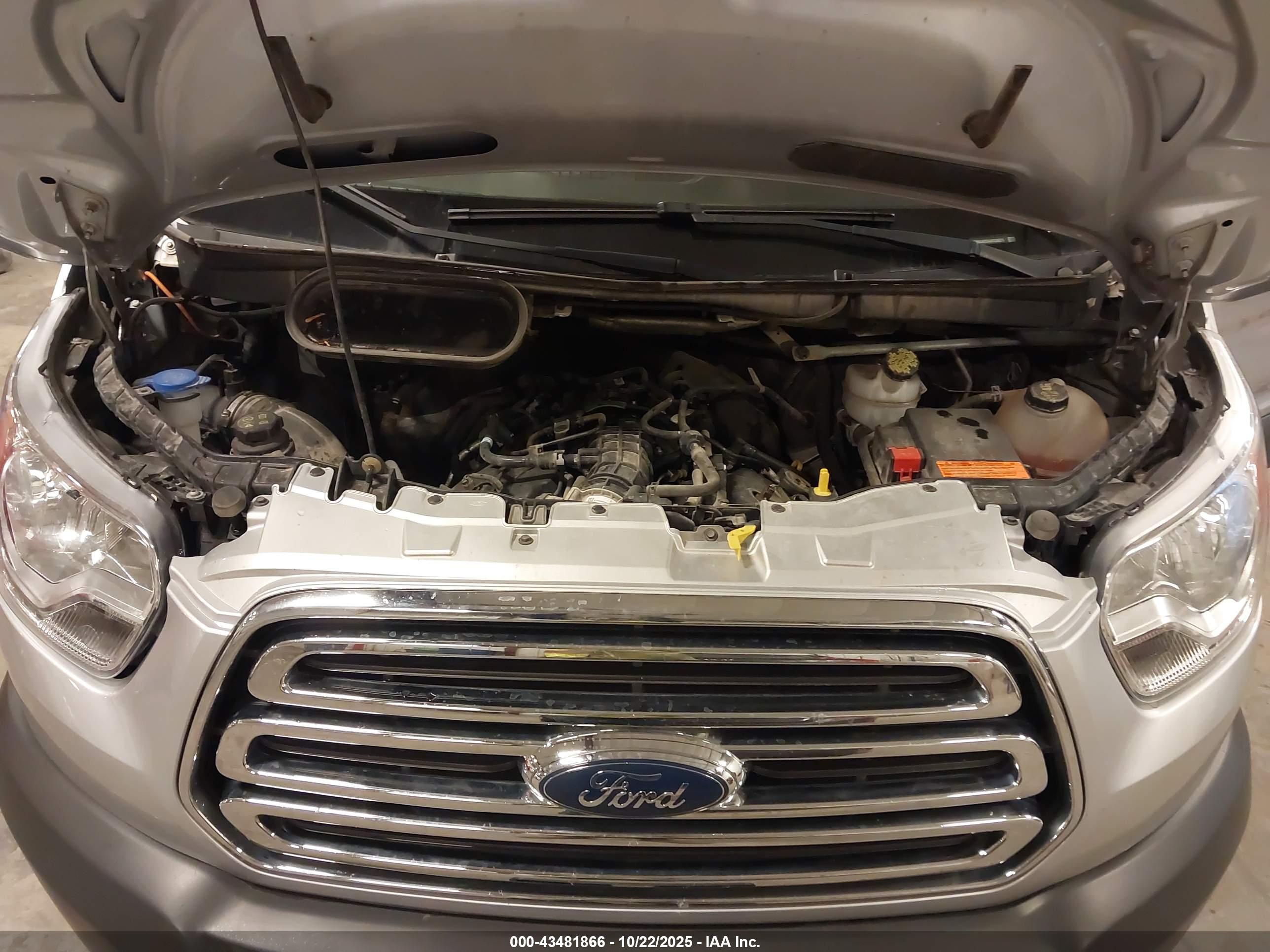 FORD TRANSIT-350 image 10