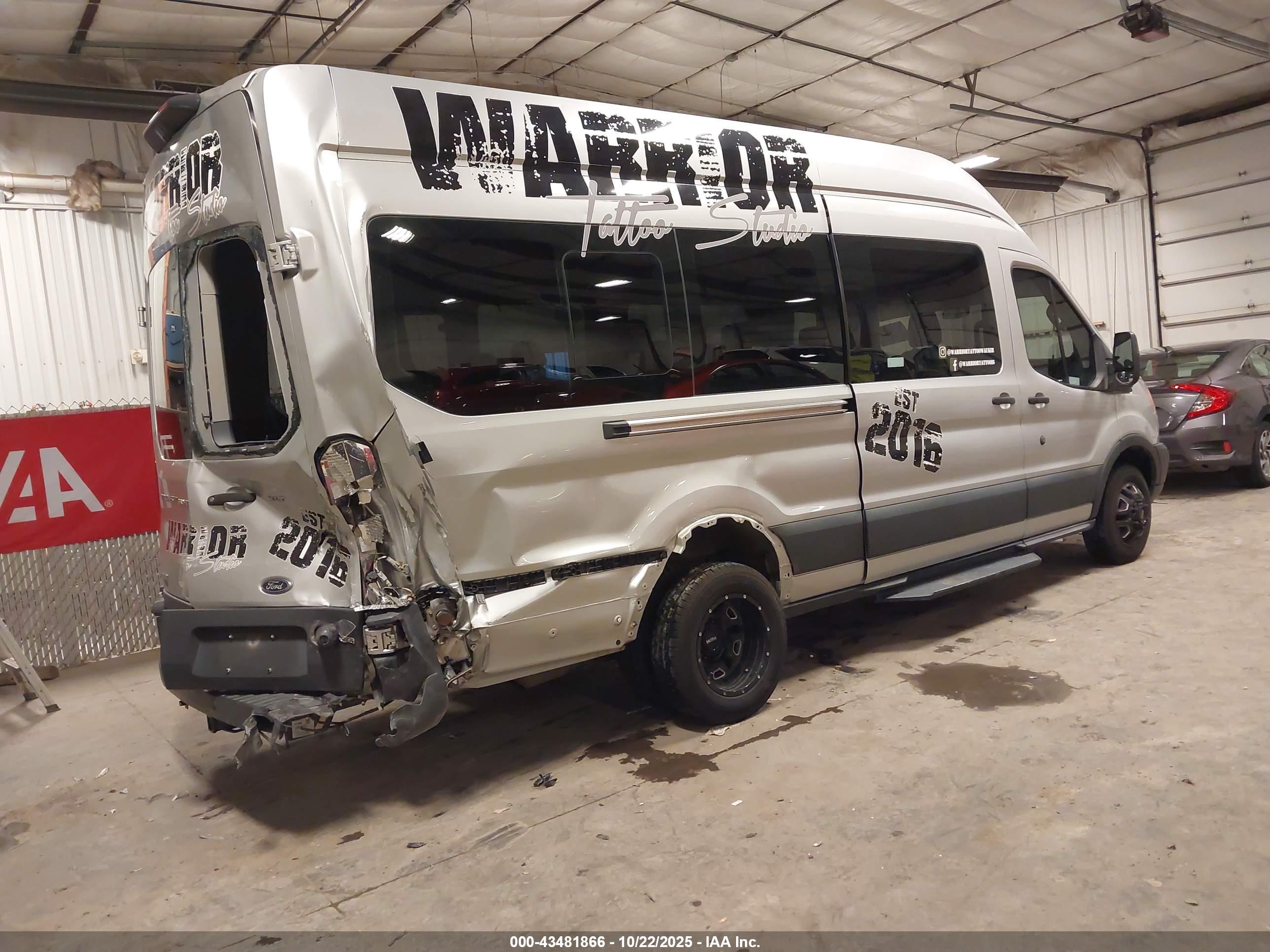 FORD TRANSIT-350 image 4