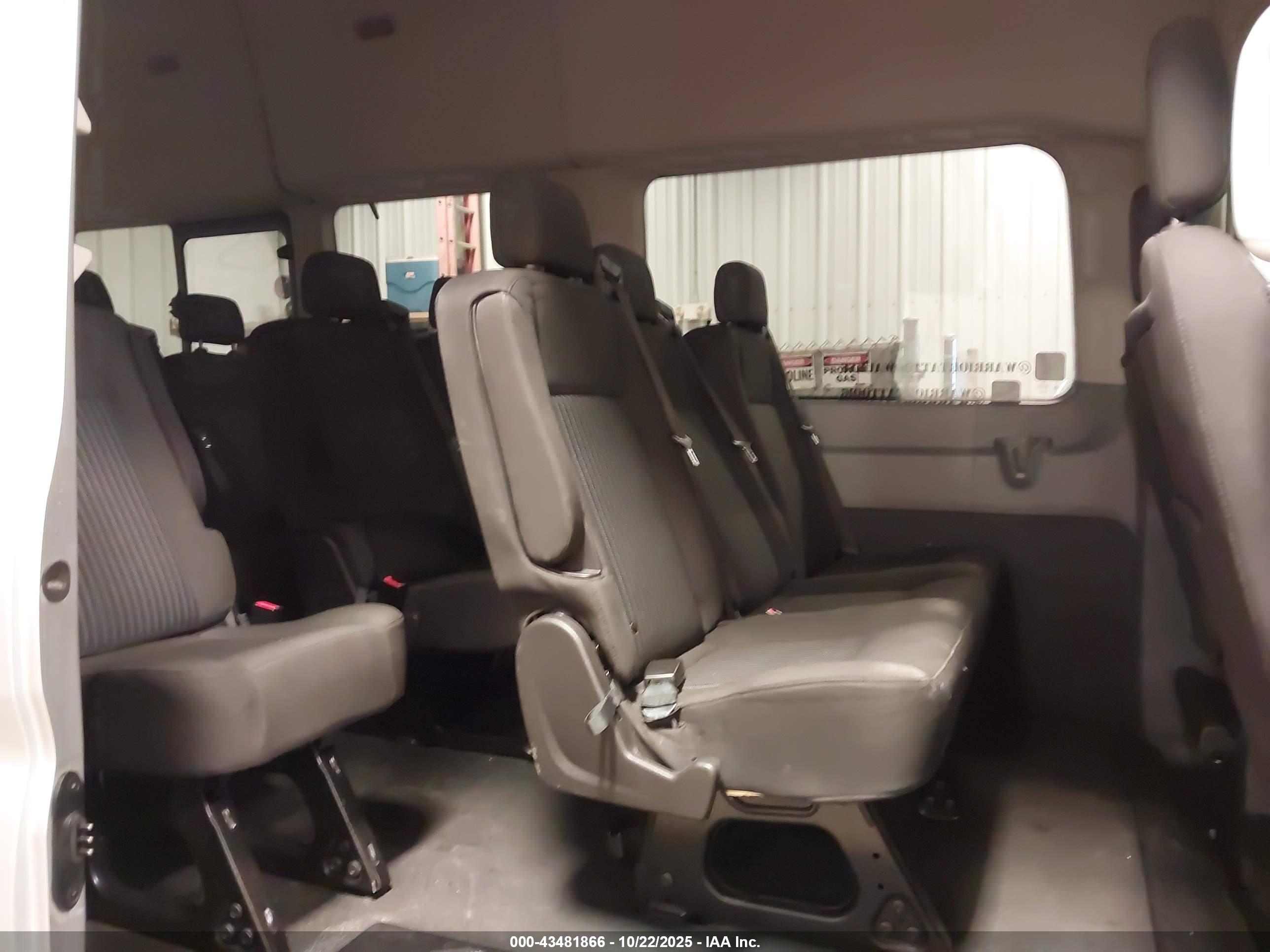 FORD TRANSIT-350 image 8