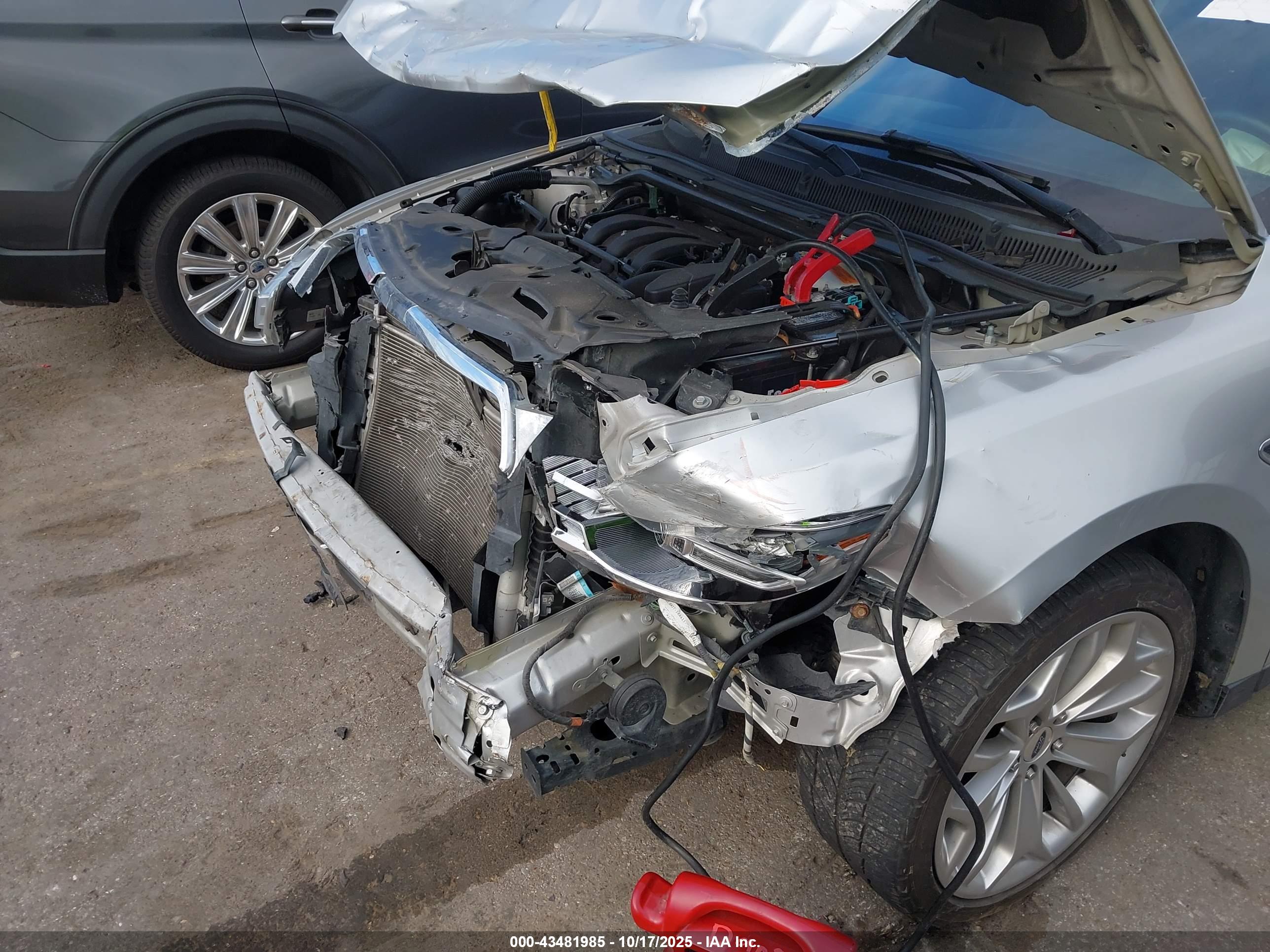 FORD TAURUS image 6