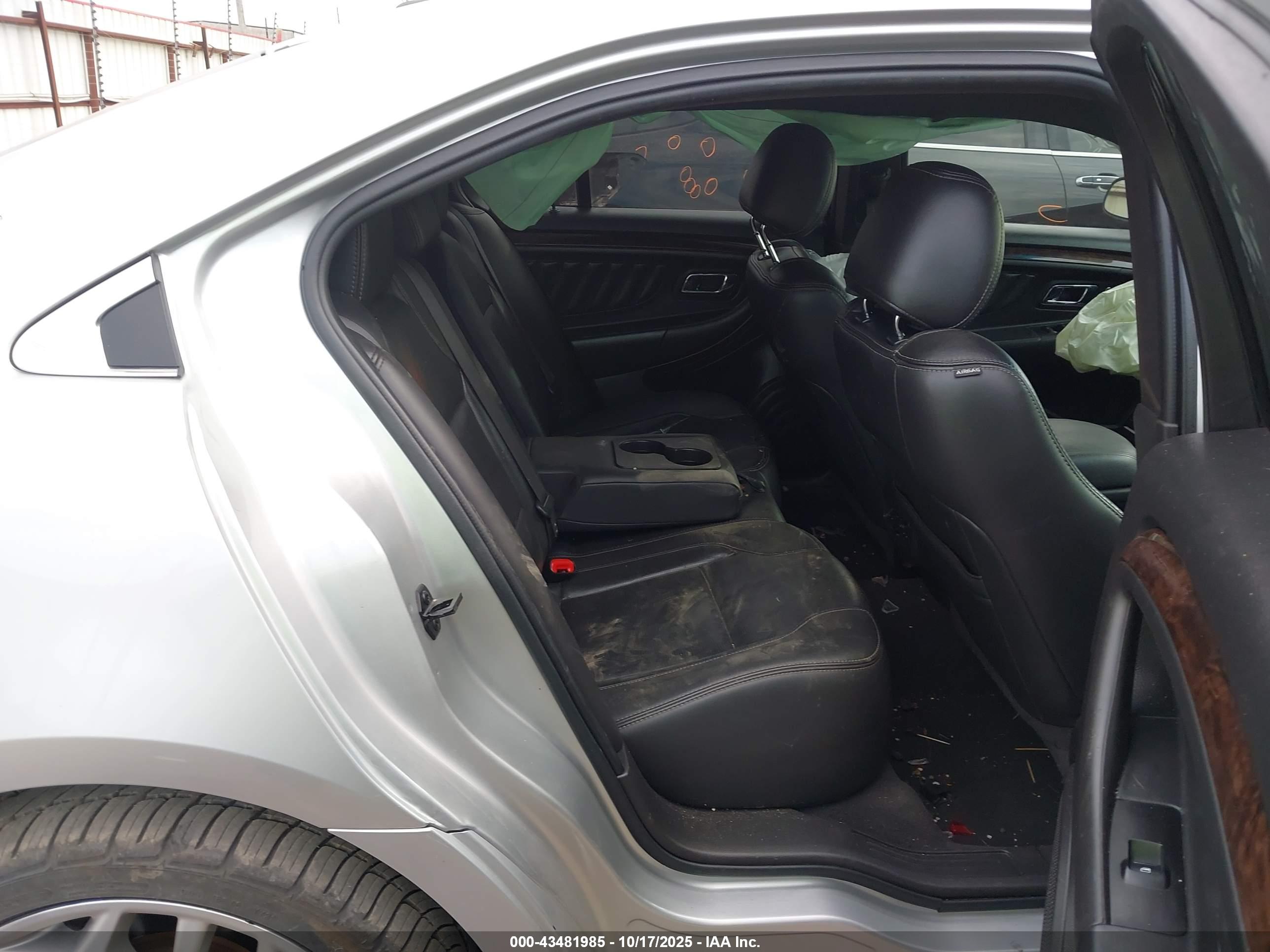 FORD TAURUS image 8