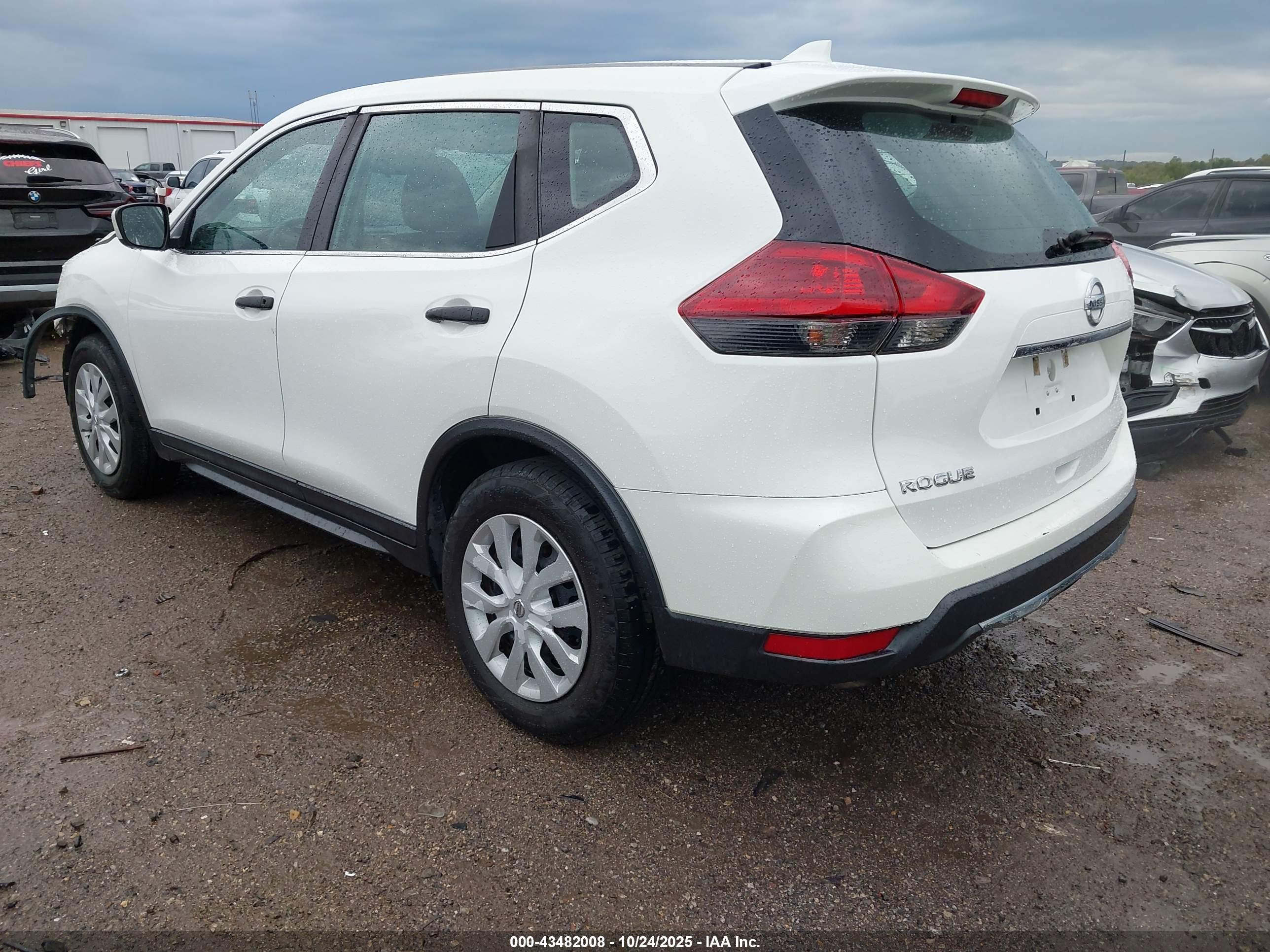 NISSAN ROGUE image 3