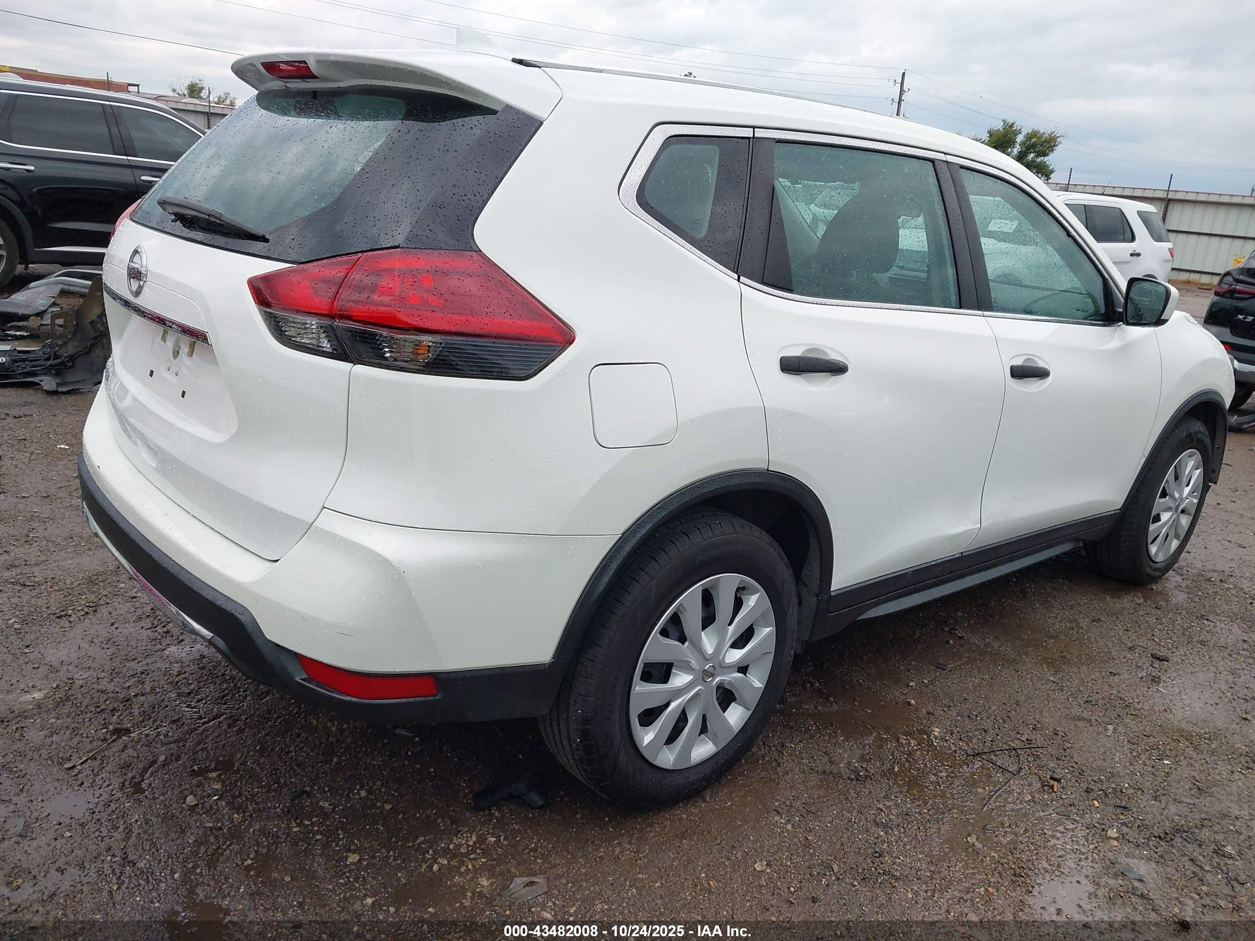NISSAN ROGUE image 4