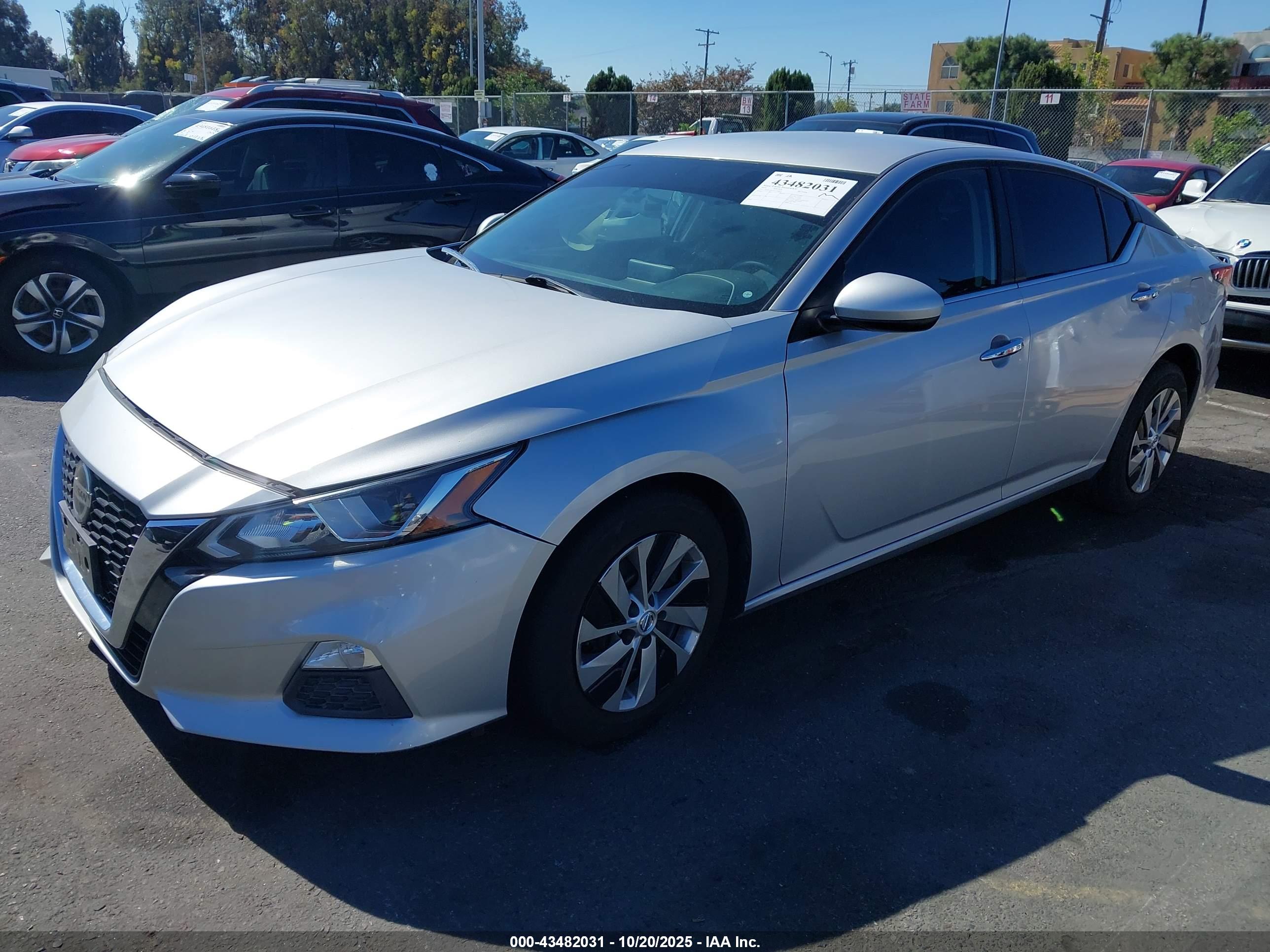 NISSAN ALTIMA image 2