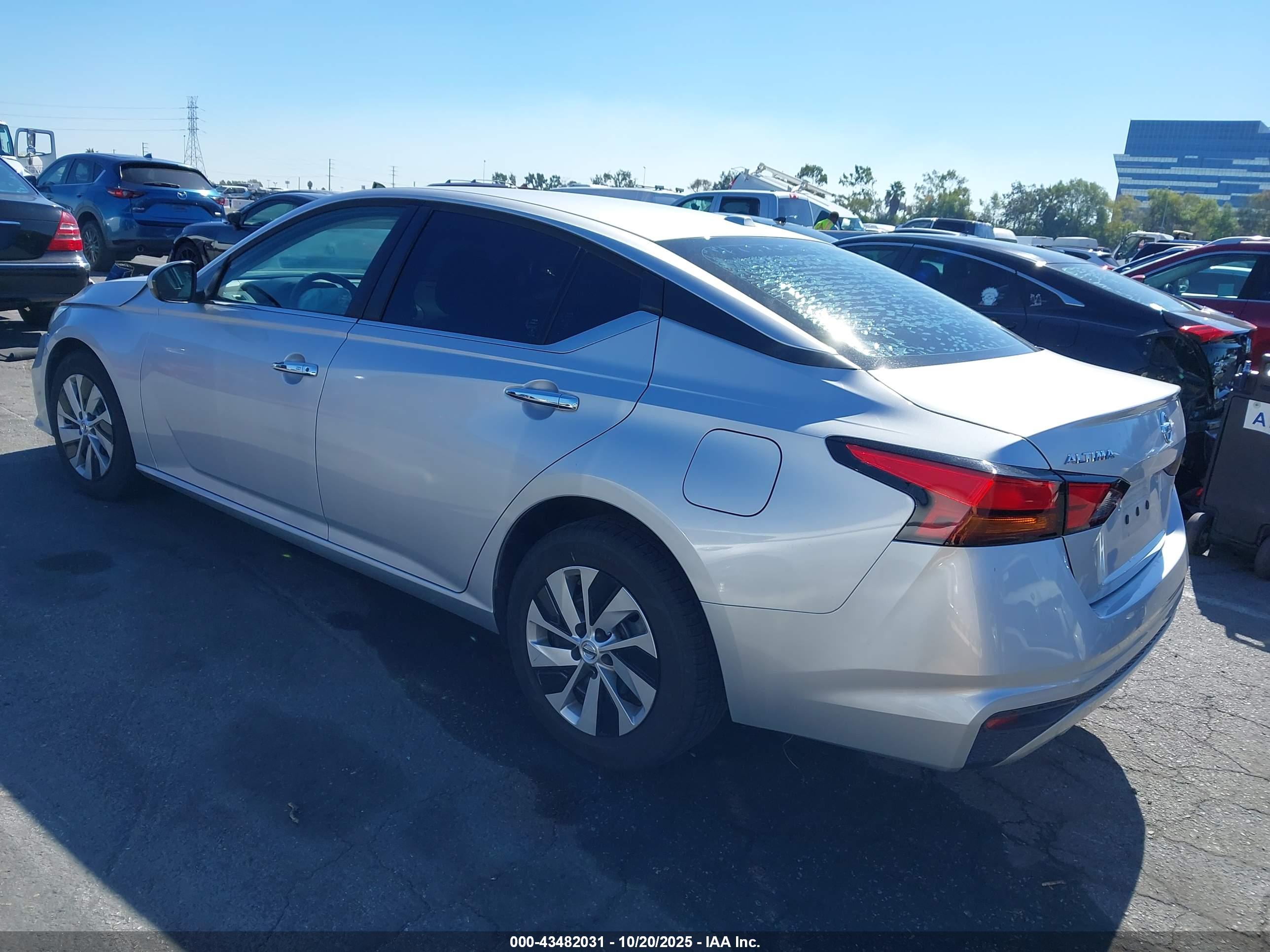 NISSAN ALTIMA image 3