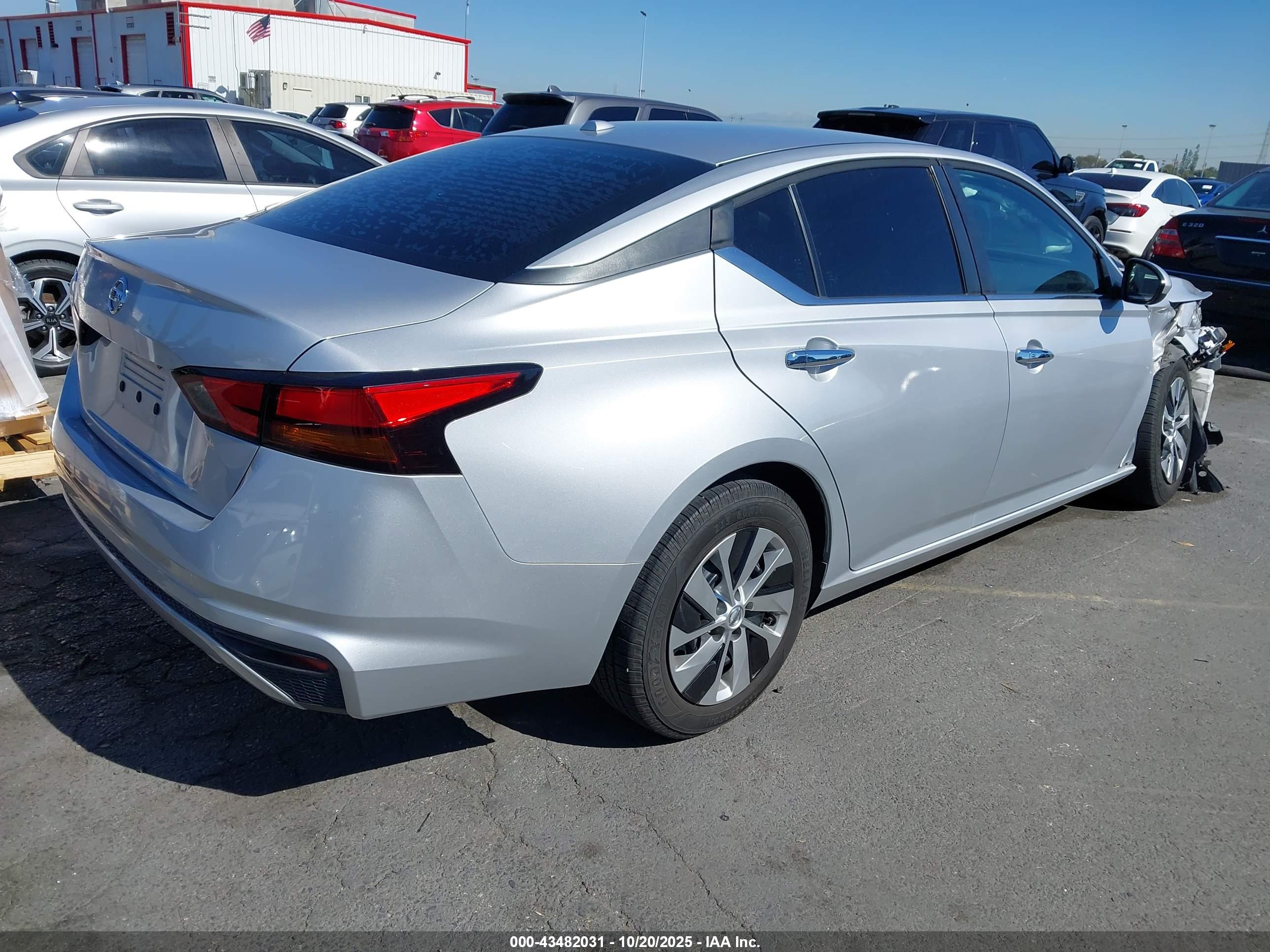 NISSAN ALTIMA image 4