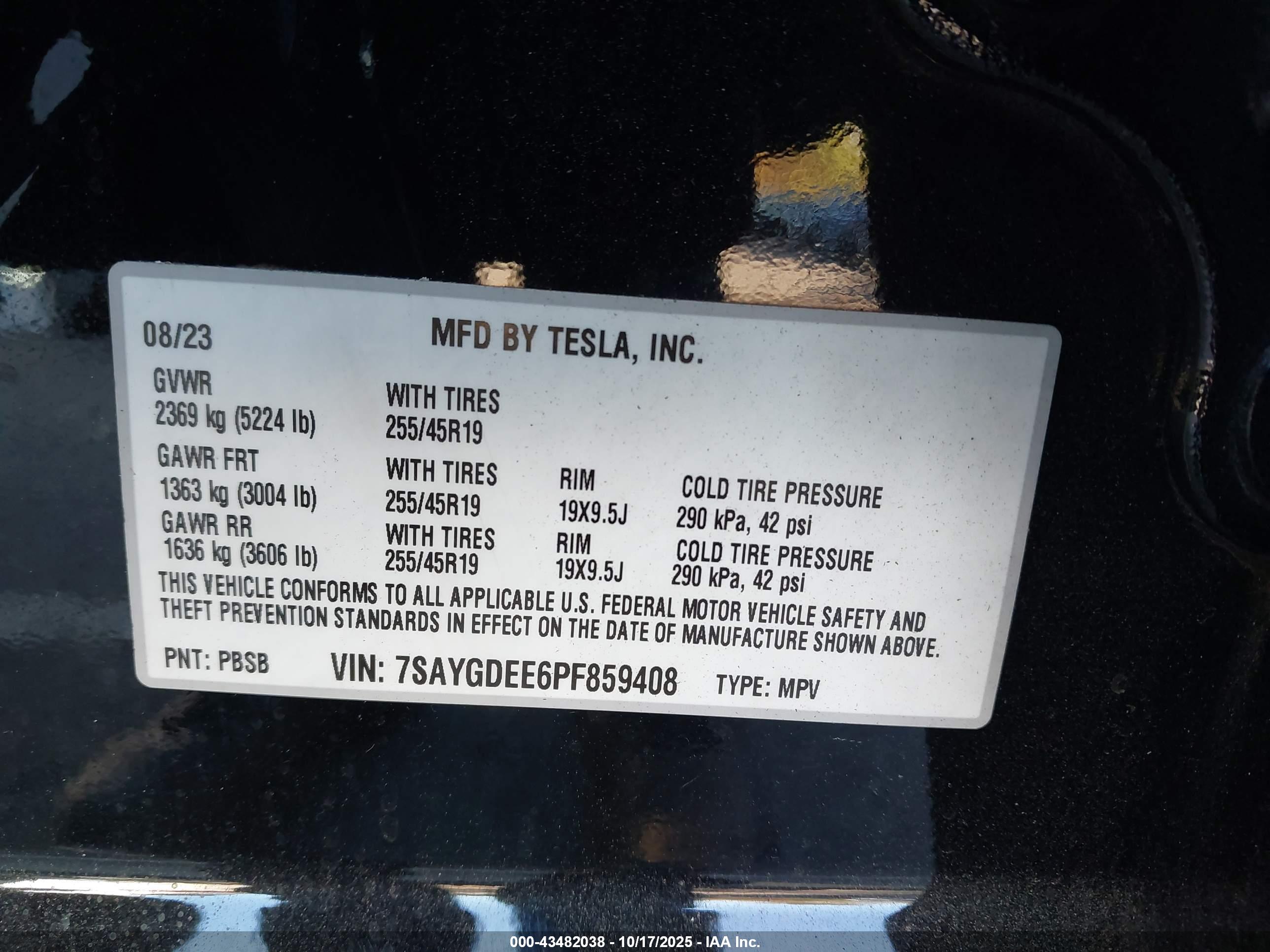 TESLA MODEL image 9